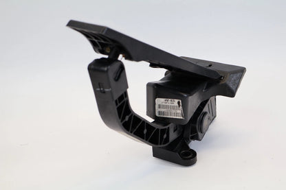 2013-2015 KIA SORENTO 3.3L V6 ACCELERATOR GAS PEDAL W/ TRAVEL SENSOR 32700-4Z000