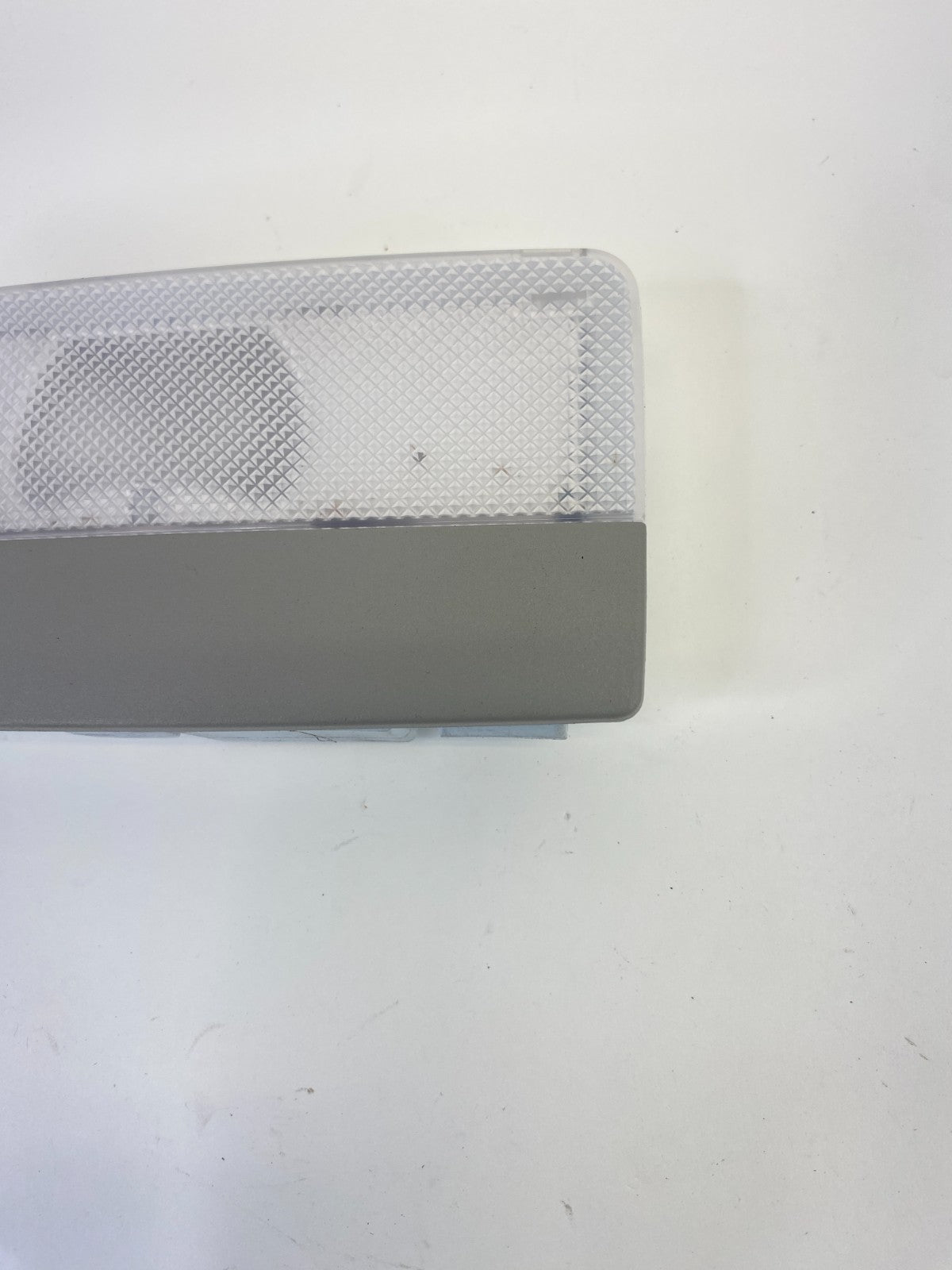 10-17 GMC Terrain Equinox Rear Center Roof Dome Map Lamp Light 316627975 OEM