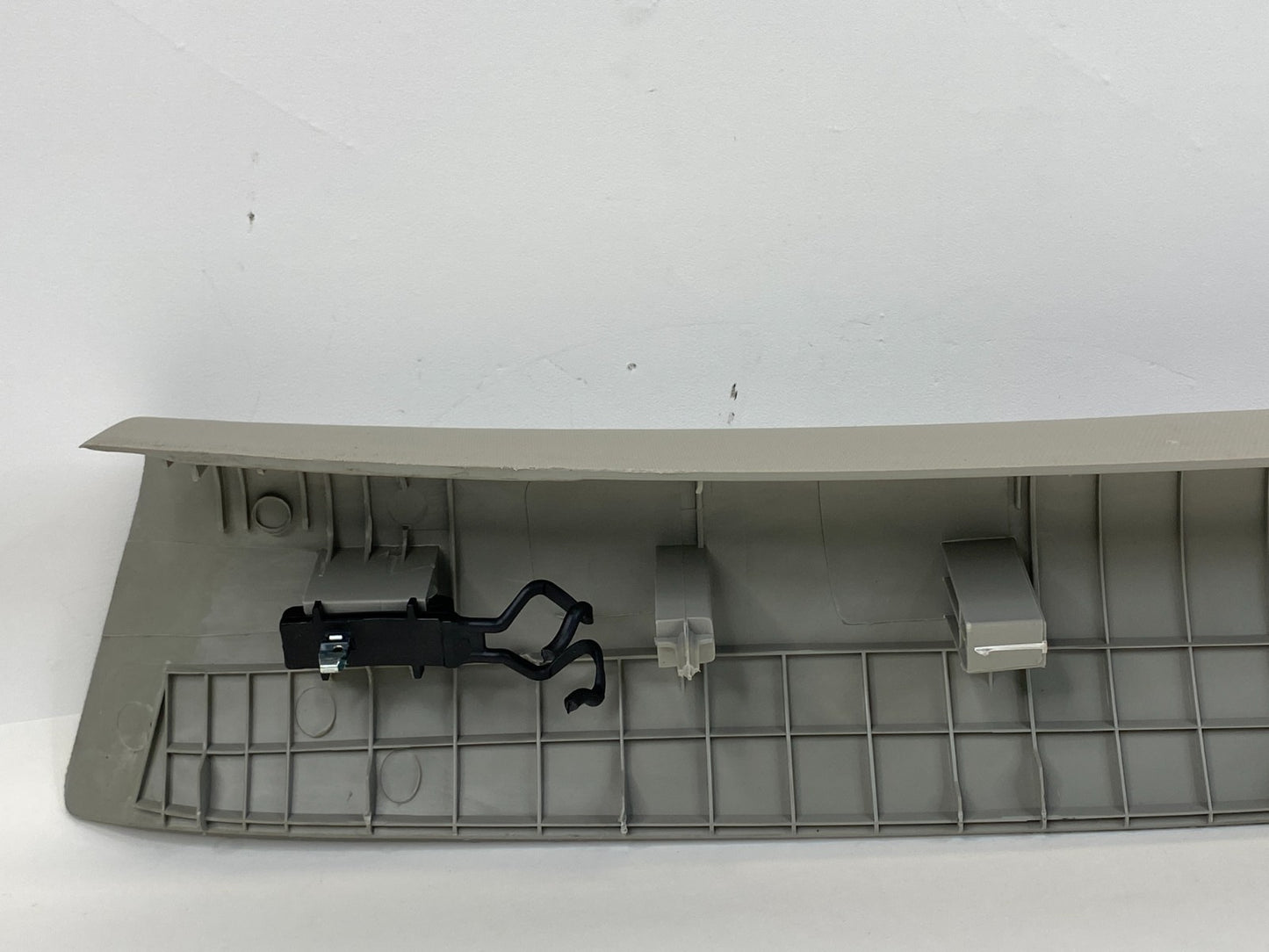 2011-2016 Chevy Cruze Front Left Windshield Pillar Trim Cover Tweeter 95470393