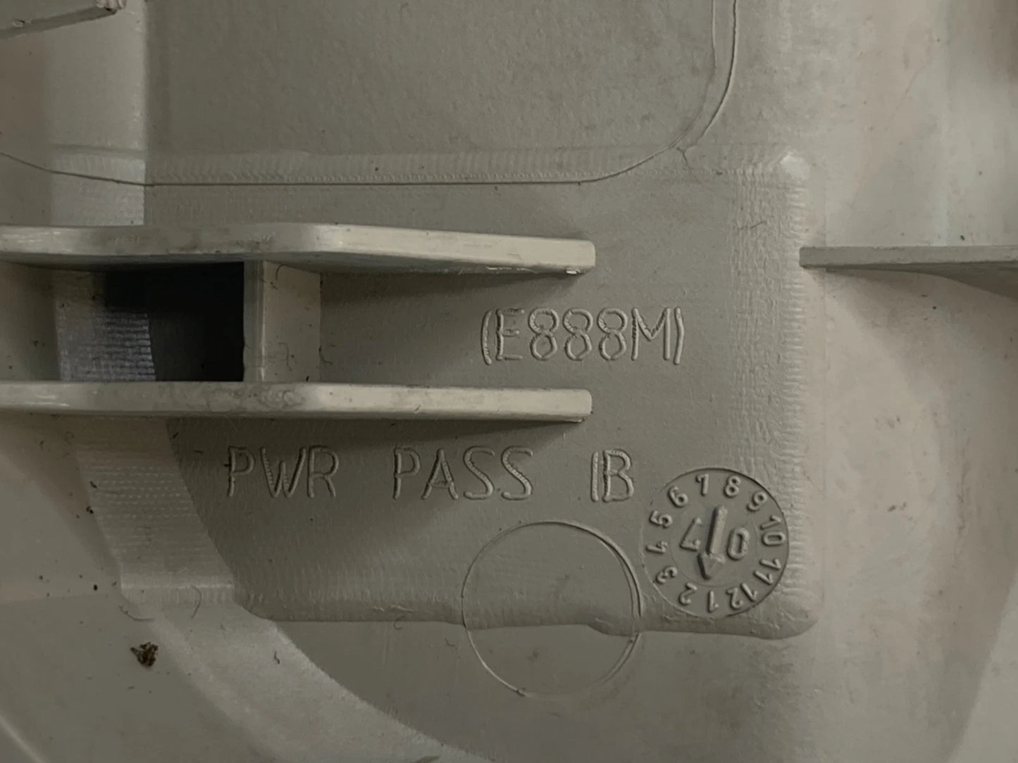 07-10 FORD EDGE FRONT RIGHT SIDE INNER POWER SEAT TRACK COVER 7T43-7866410-C OEM