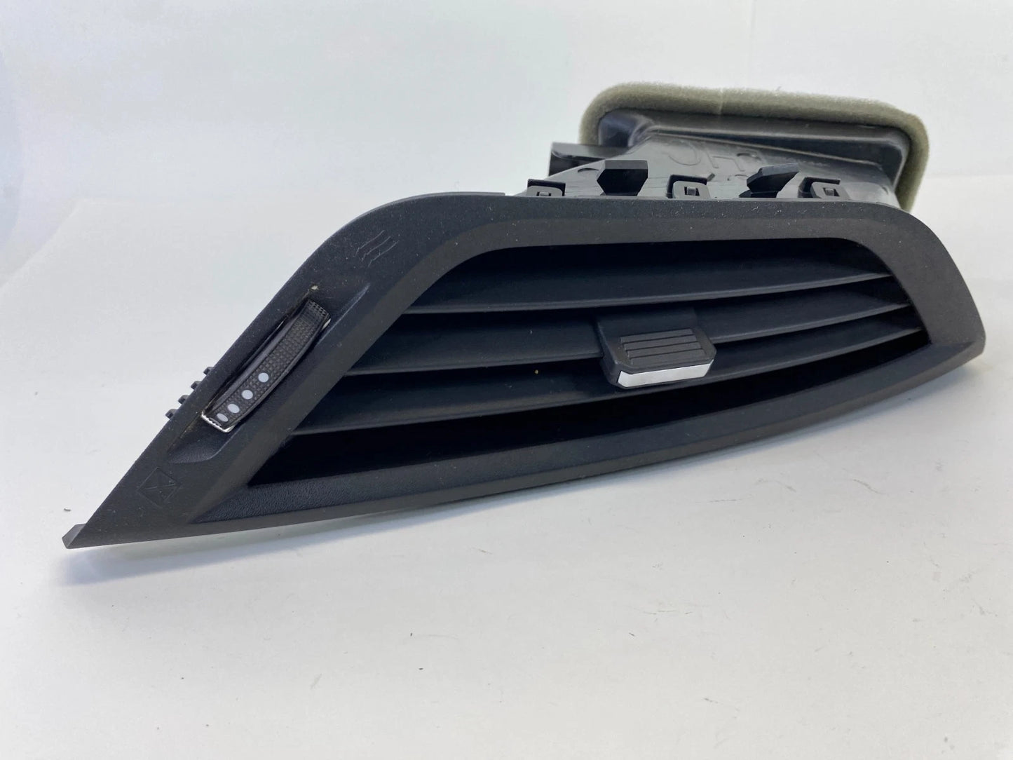 2010-2017 CHEVROLET EQUINOX CENTER DASH LEFT SIDE A/C AIR VENT 2880745 OEM