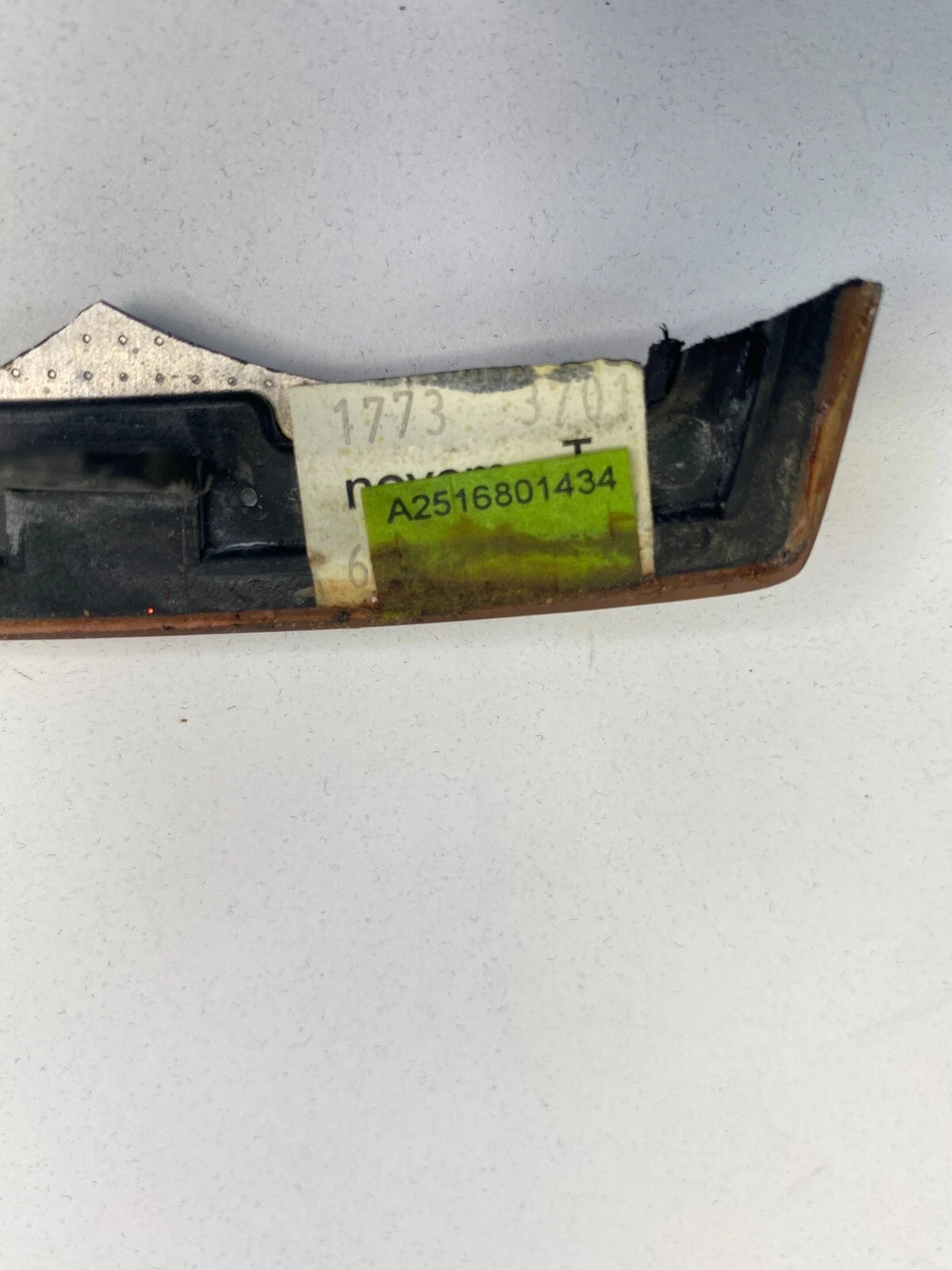 06-12 MERCEDES-BENZ R350 CENTER CONSOLE CUP HOLDER FRAME COVER TRIM A2516801434