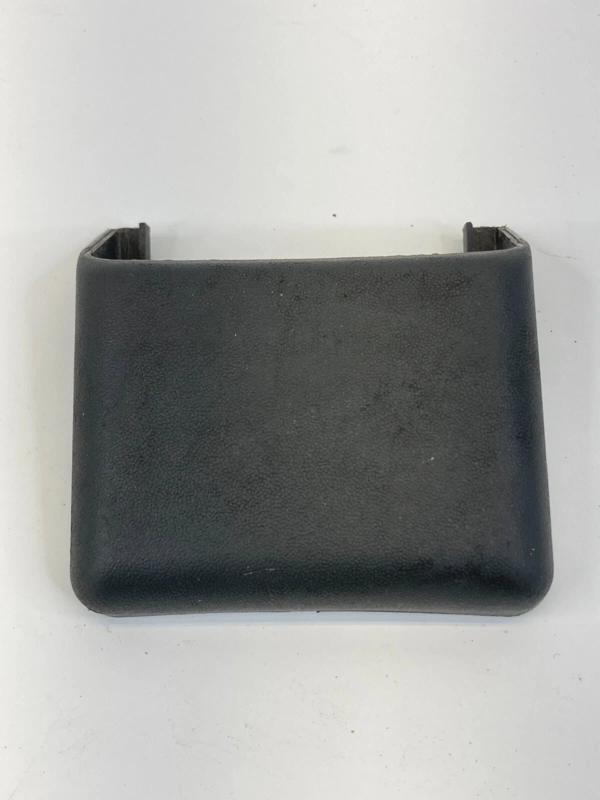 97-04 MITSUBISHI MONTERO SPORT FRONT LEFT SEAT REAR LEFT SIDE TRACK END COVER