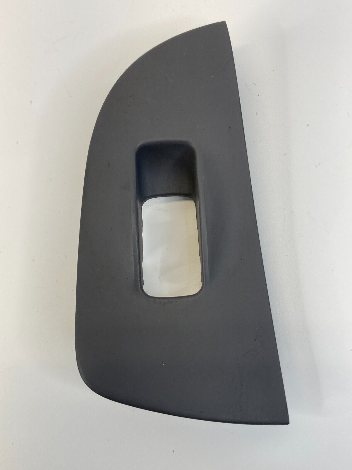 2001-2006 Hyundai Elantra Rear Right Side Window Switch Cover Trim 93582-2D200