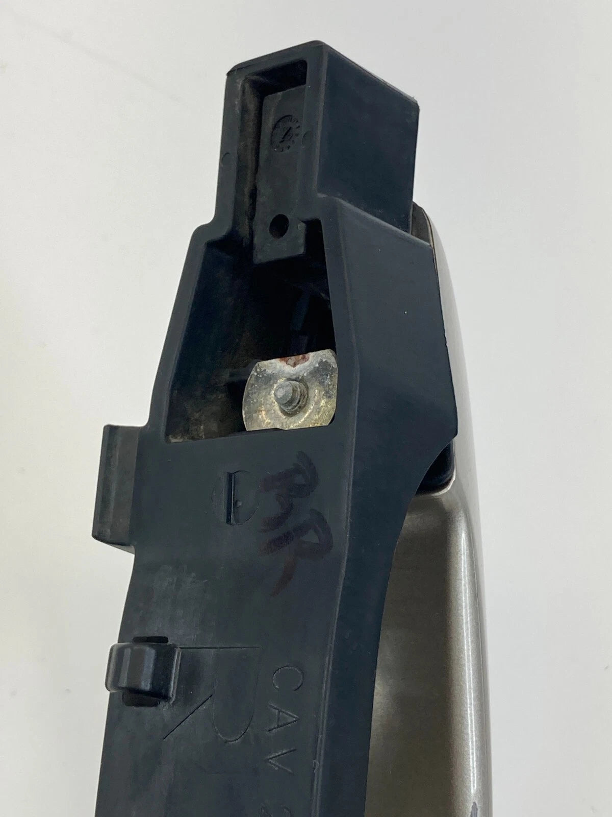 2004-2008 CADILLAC SRX REAR RIGHT SIDE EXTERIOR OUTSIDE DOOR HANDLE D-800138 OEM