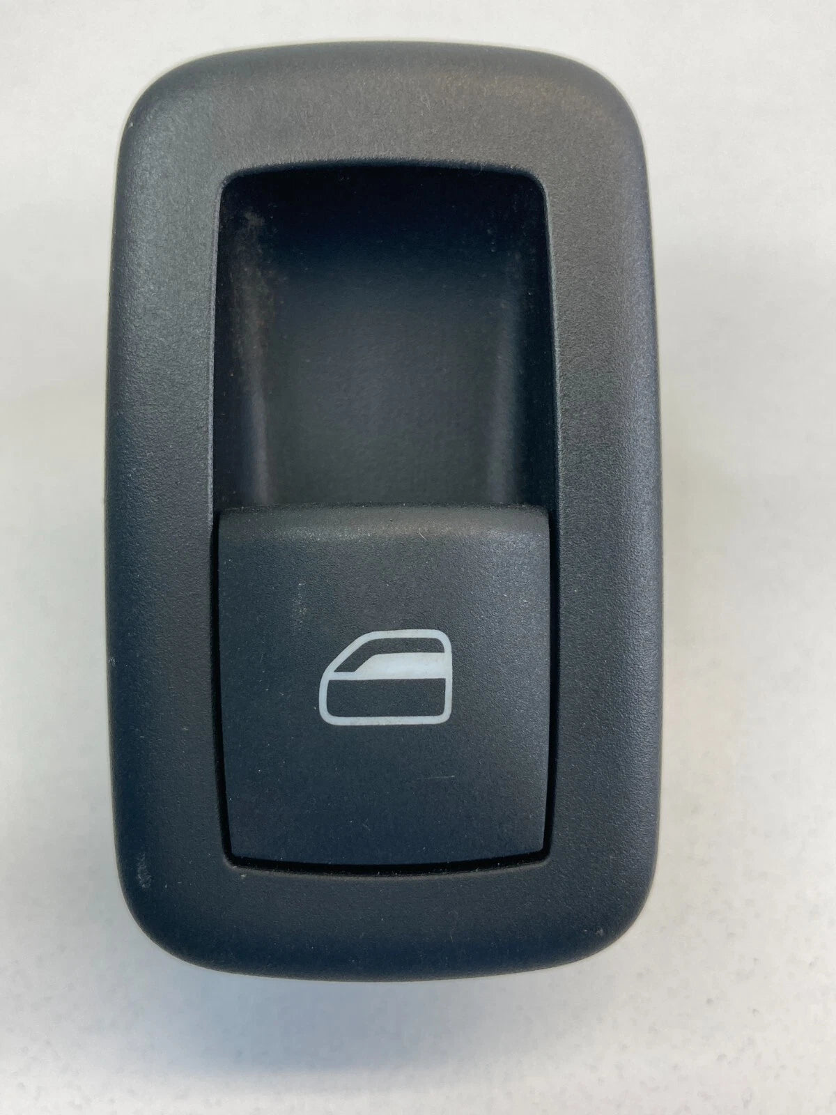 2008-2010 CHRYSLER TOWN & COUNTRY REAR LEFT BACK POWER WINDOW SWITCH 4602539AA