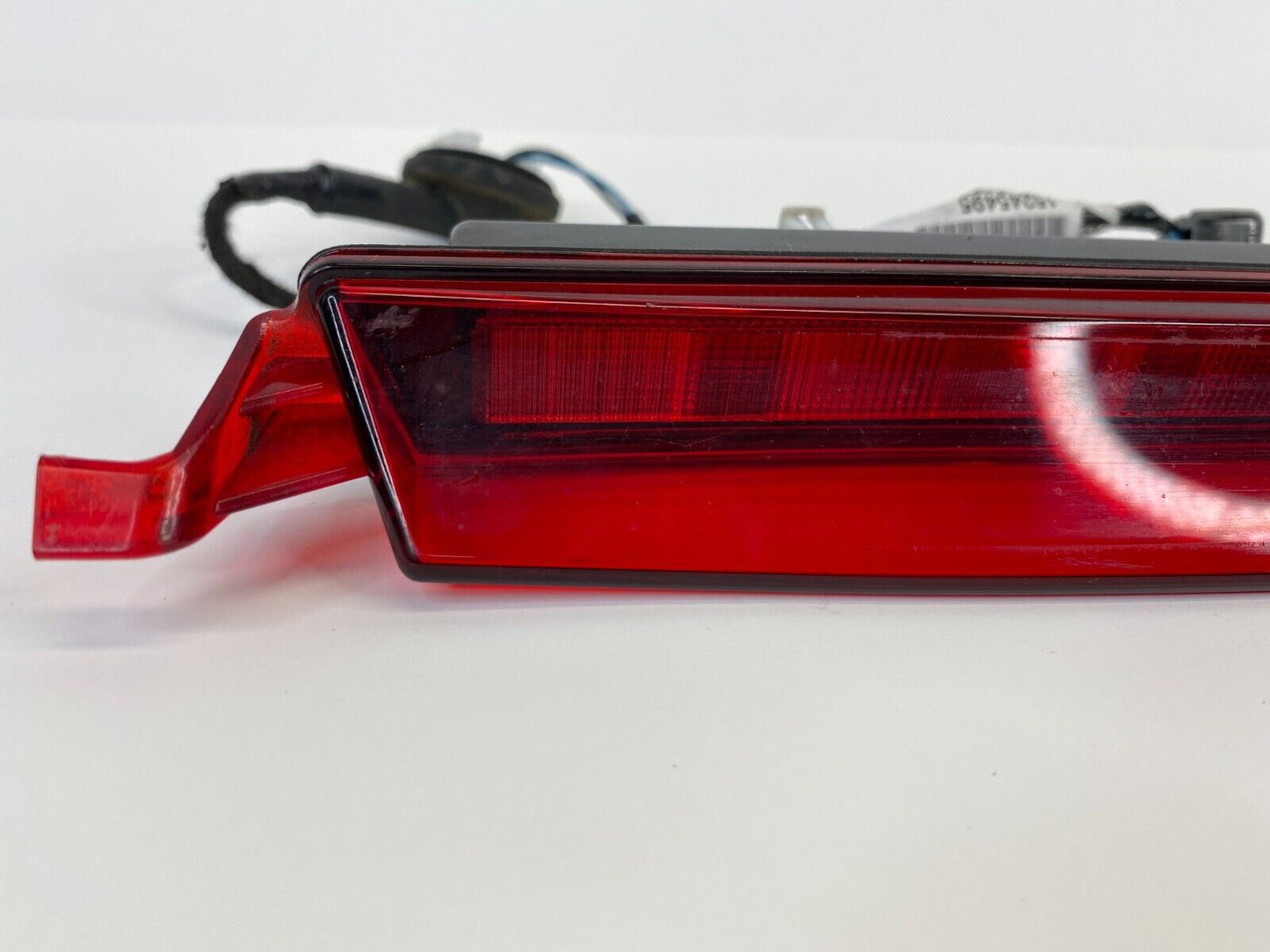 2007-2012 GMC Acadia Rear Center High Mount 3RD Third Brake Light Lamp 15245495