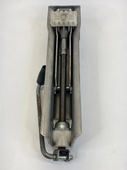 2003-2006 MERCEDES E500 EMERGENCY TIRE LIFTING JACK ASSEMBLY 2115830115 OEM