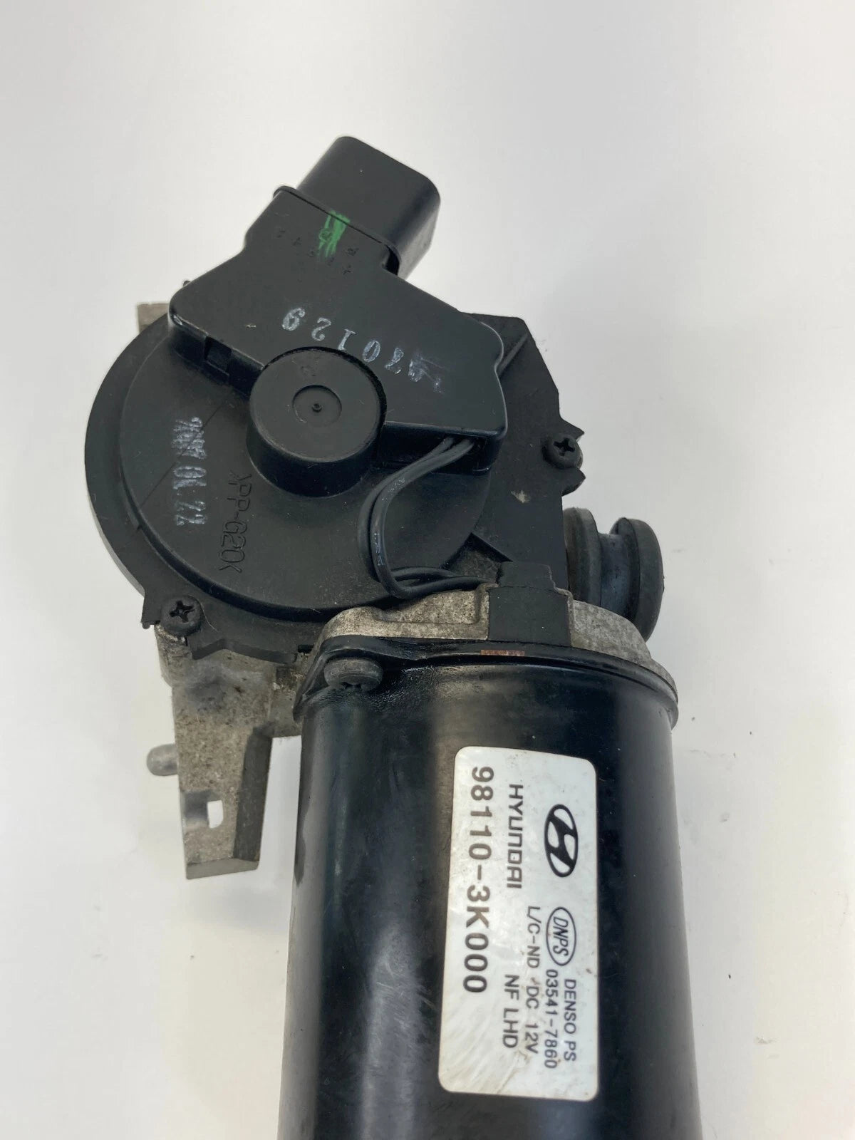06 07 08 09 10 HYUNDAI SONATA WINDSHIELD FRONT WIPER MOTOR ASSY 98110-3K000 OEM