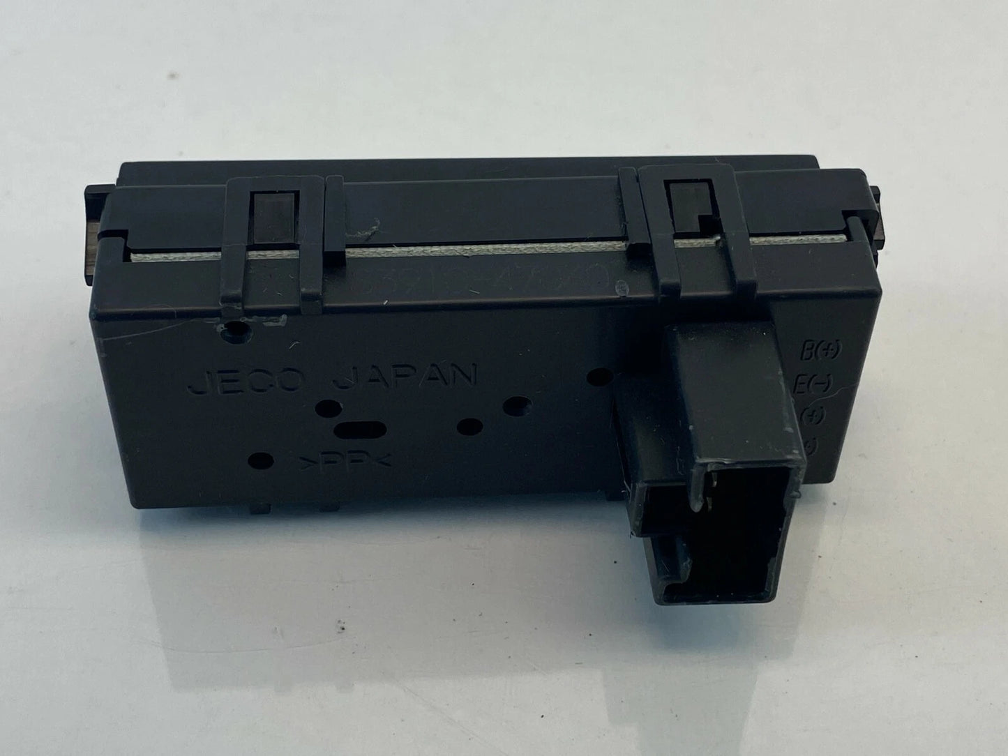 2004-2009 TOYOTA PRIUS HATCHBACK DASH DIGITAL TIME CLOCK DISPLAY 83910-47040 OEM