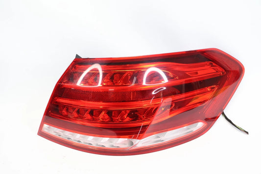 2010-2014 MERCEDES-BENZ E350 REAR RIGHT OUTER LED TAILLIGHT ASSEMBLY A2129060857