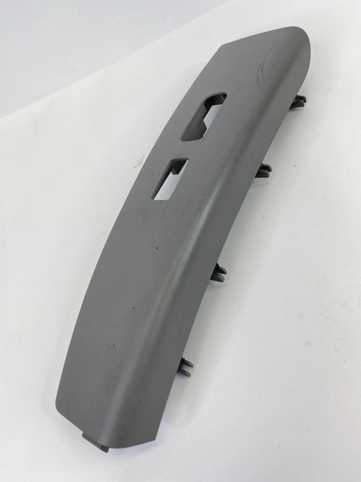 2007-2009 HYUNDAI SANTA FE FRONT RIGHT PASSENGER WINDOW SWITCH BEZEL TRIM OEM