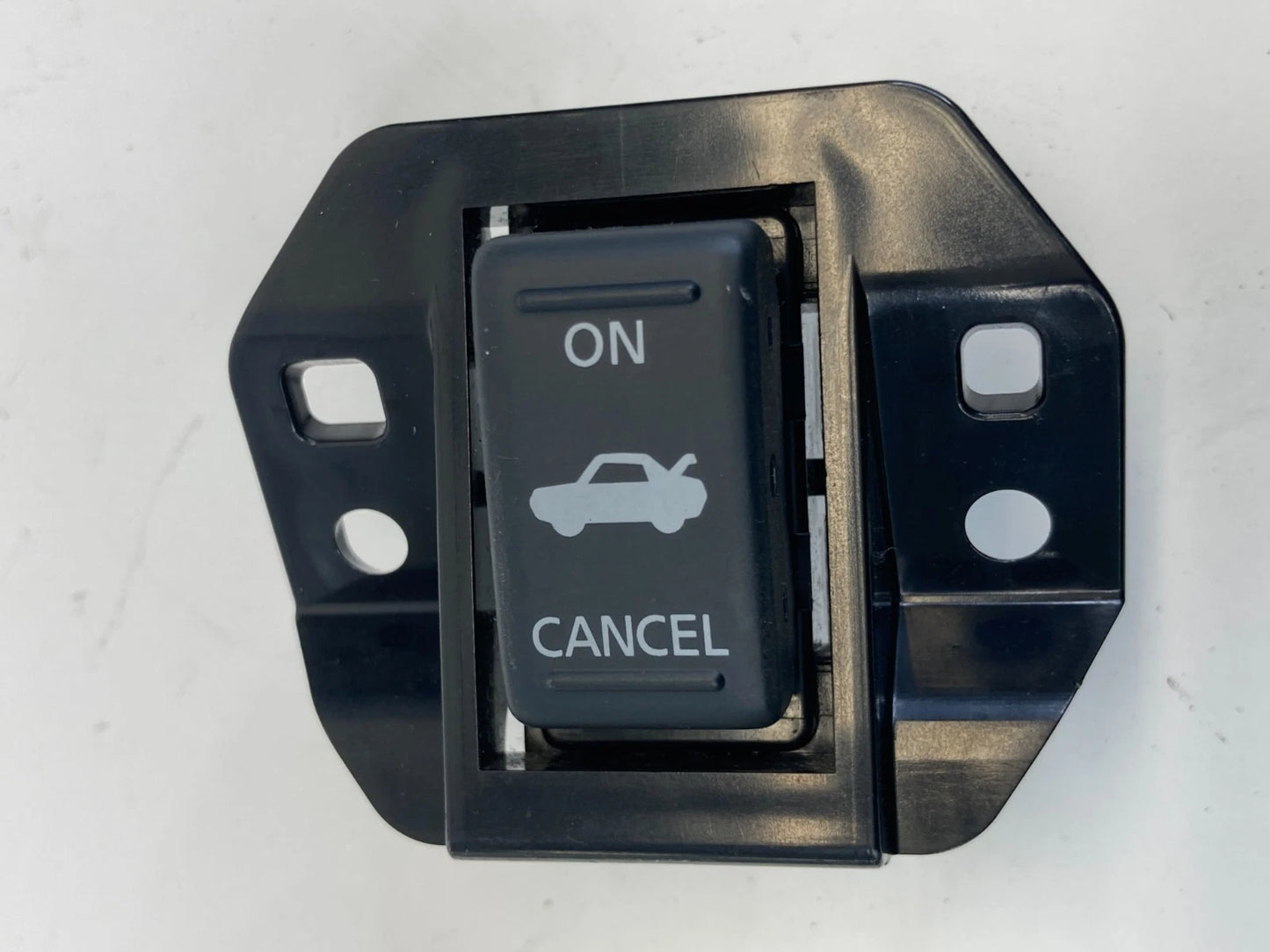 2006-2013 INFINITI M35 M45 G37 REAR TRUNK RELEASE OPEN CONTROL SWITCH BUTTOM