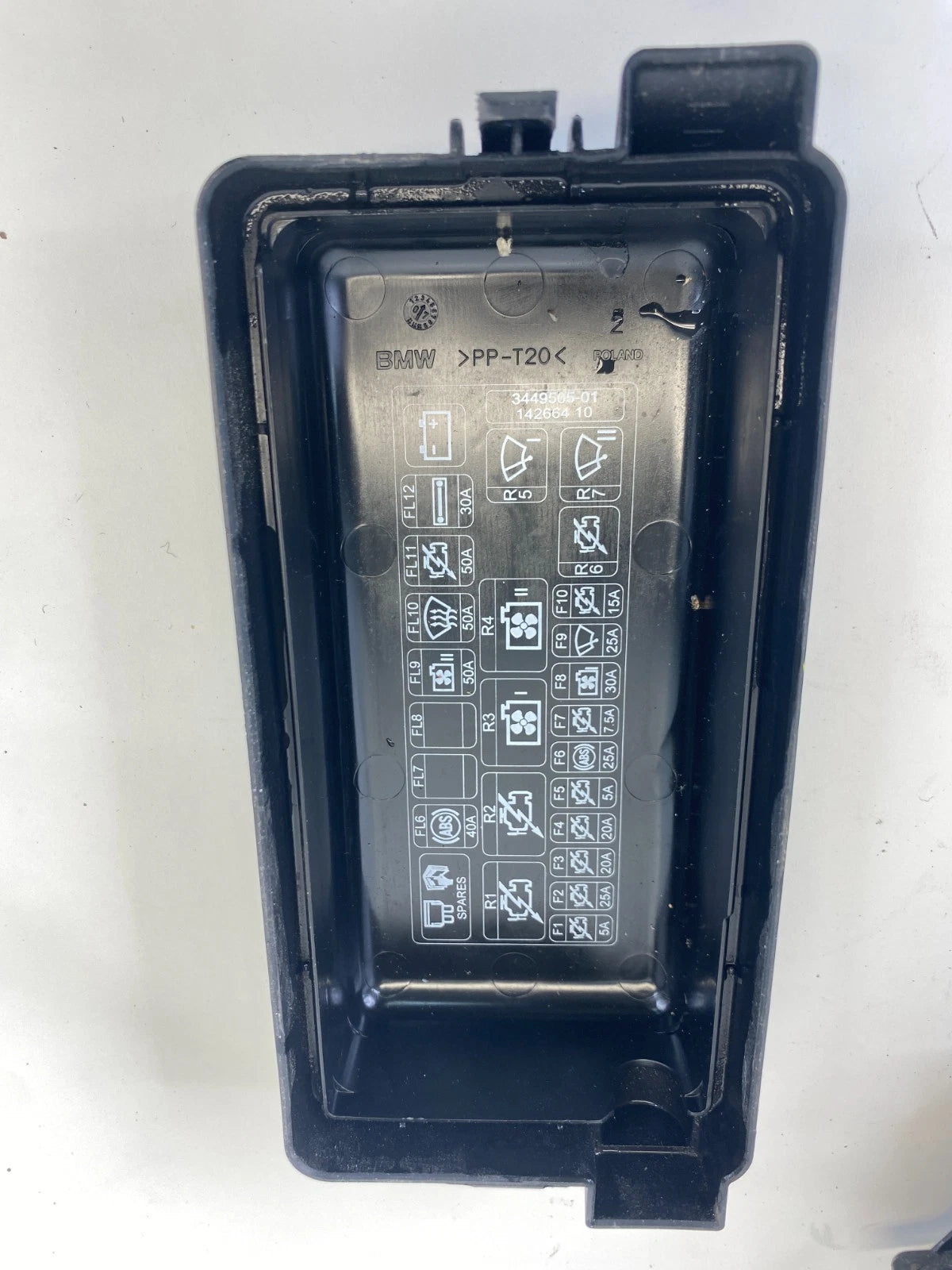 2004-2008 MINI COOPER 1.6L L4 M/T ENGINE BAY FUSE RELAY BOX 3449504-01 OEM