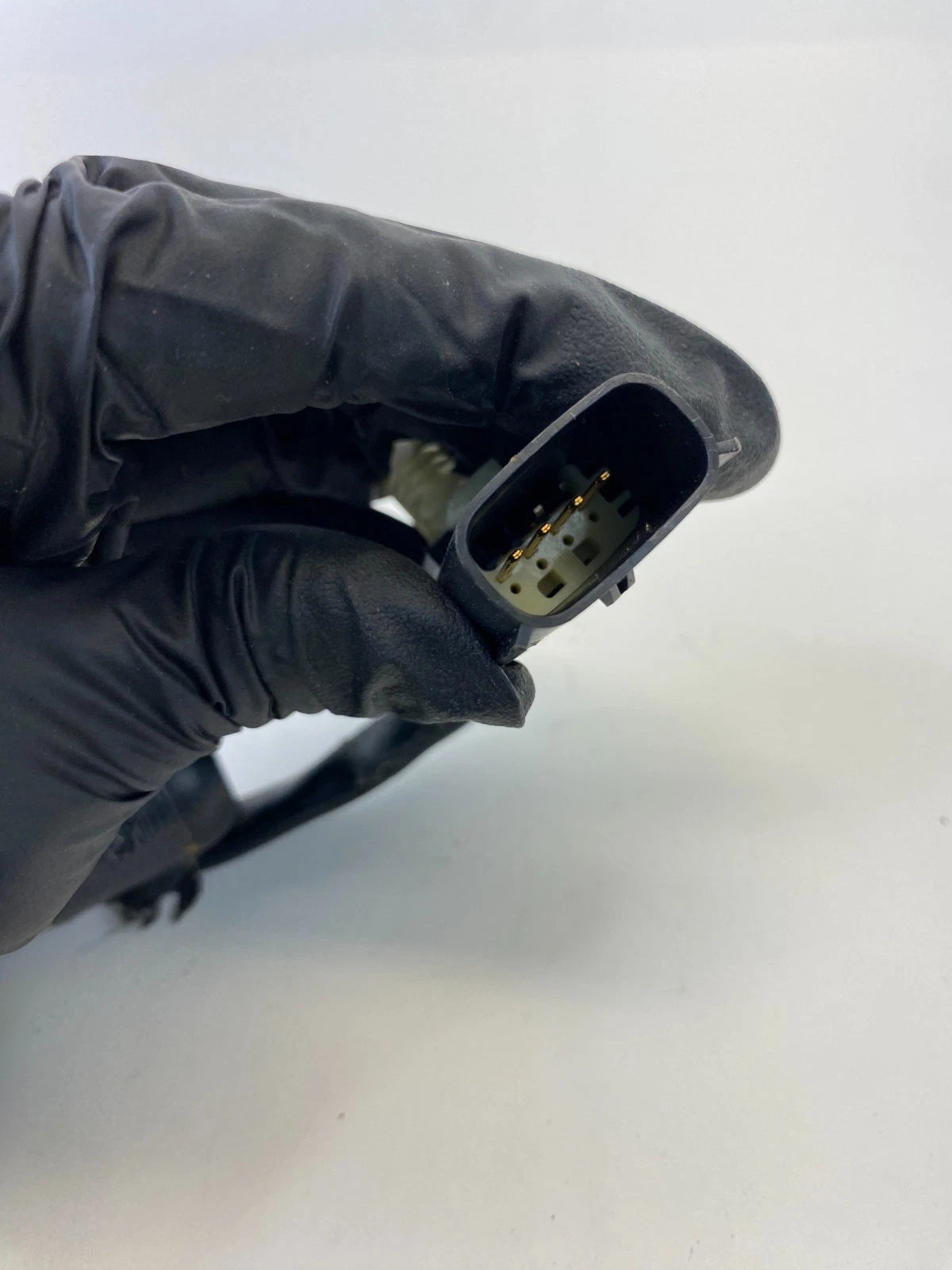 2009-2012 FORD FLEX FRONT RIGHT PASSENGER SEAT BELT BUCKLE PRETENSIONER OEM