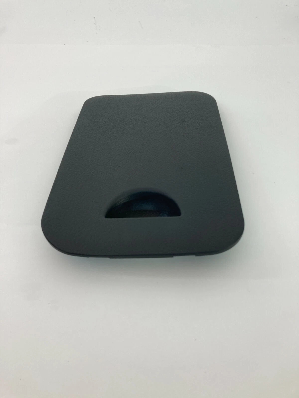 2003 2004 2005 2006 KIA SORENTO REAR RIGHT SIDE INTERIOR COVER JACK TRIM PANEL