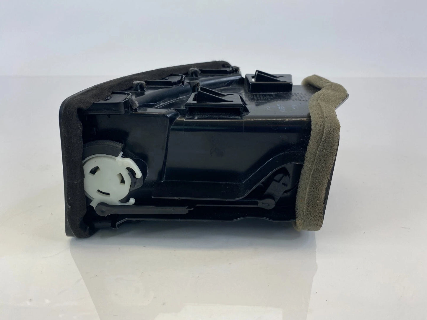 2013-2015 NISSAN ALTIMA DASH LEFT DRIVER A/C AIR VENT DUCT OUTER E946-5211E100