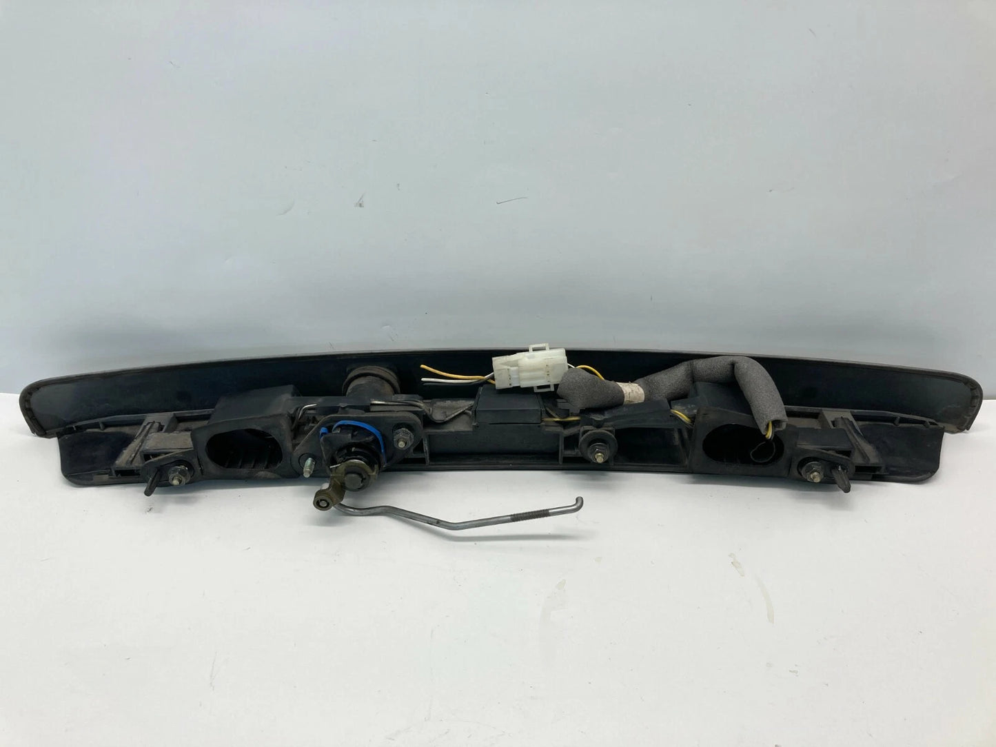 1998 1999 2000 VOLVO S70 TRUNK LID HANDLE MOLDING LICENSE PLATE LIGHT LAMP OEM