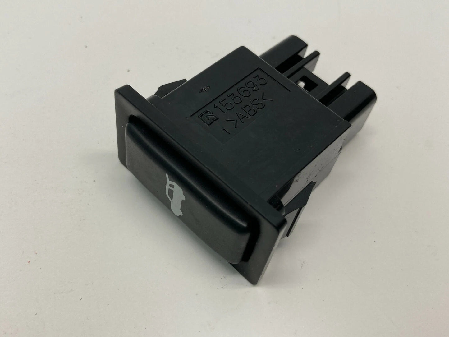 03 04 05 06 07 08 PONTIAC VIBE TRUNK RELEASE OPENER CONTROL SWITCH BUTTON 153693