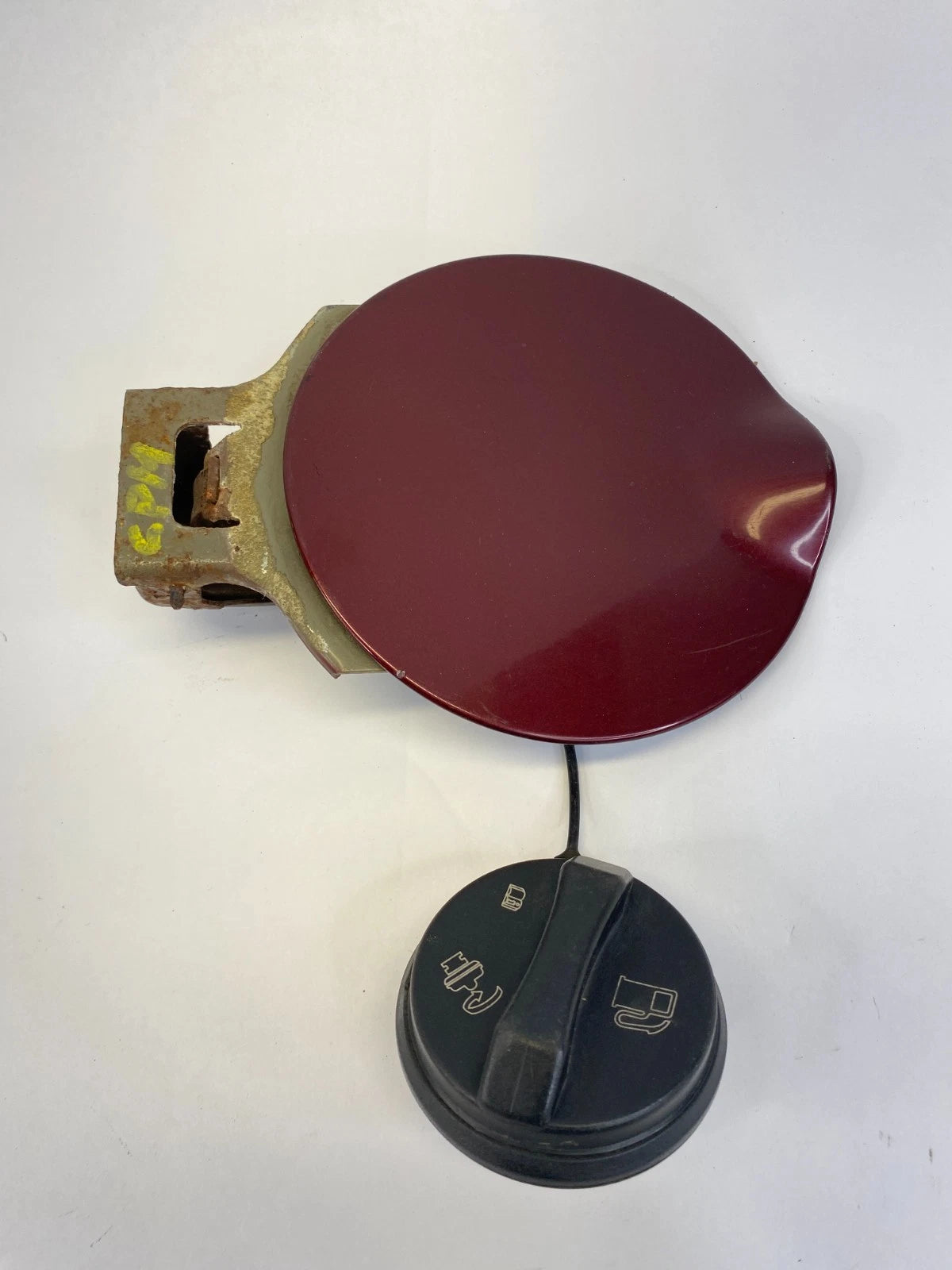 2002-2006 CHEVY TRAILBLAZER EXT FUEL FILLER GAS TANK DOOR LID COVER W/ TANK CAP