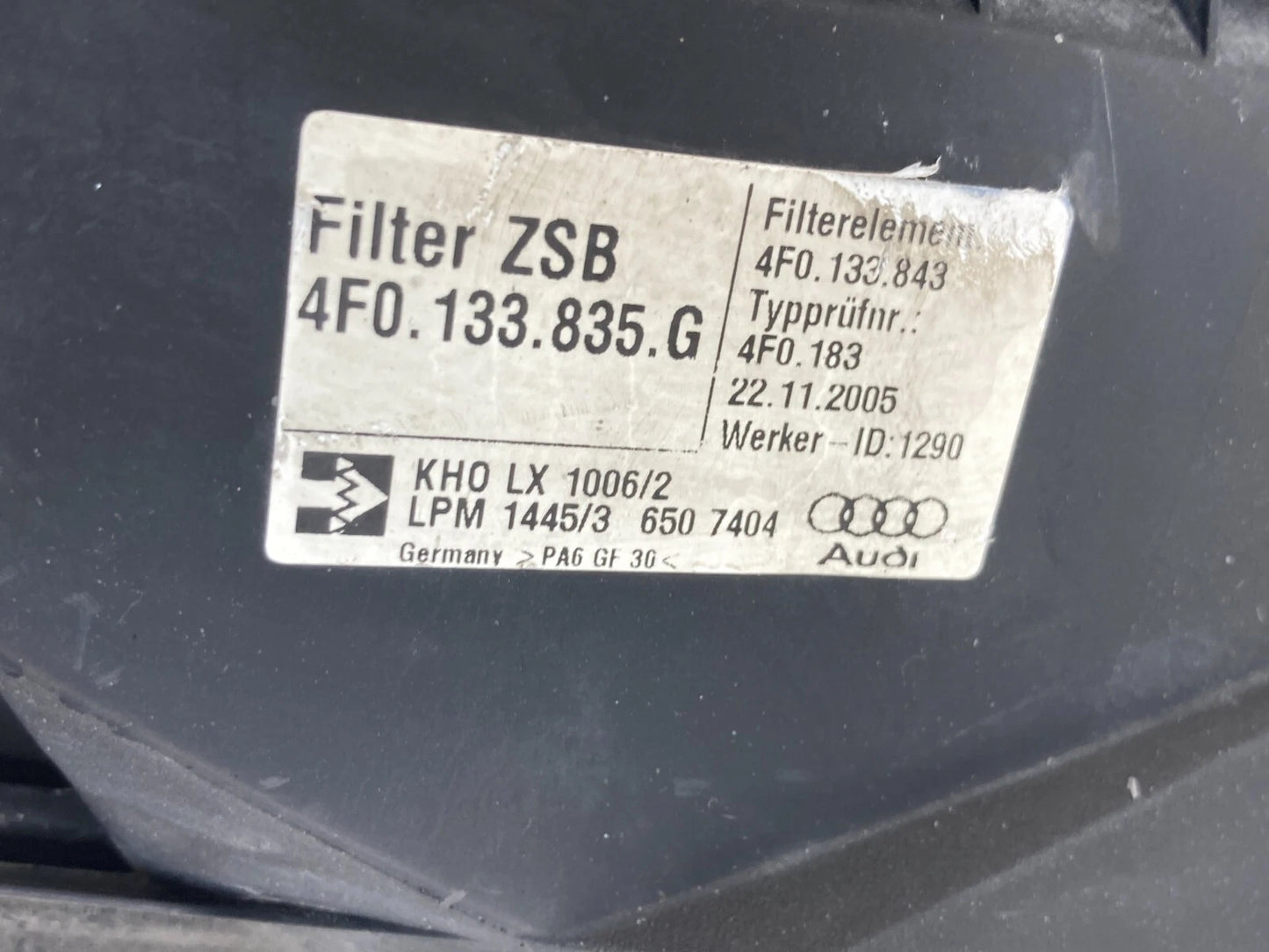 06-11 AUDI A6 05-08 A6QUATTRO 3.2L AIR INTAKE CLEANER FILTER BOX COVER 4F0133835