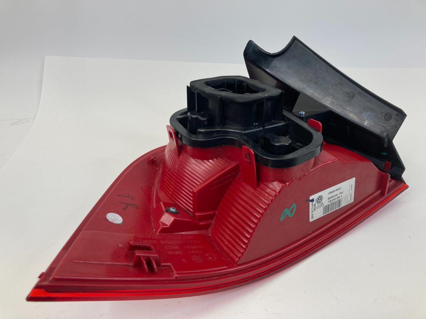 2011-2014 Volkswagen Touareg Right Outer Tail Light Taillight 7P6-945-096E OEM