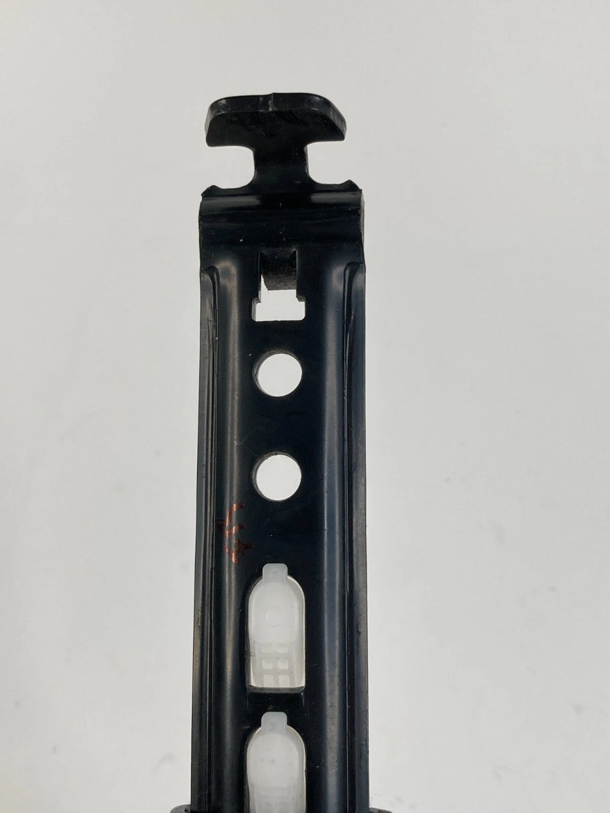 2004-2009 TOYOTA PRIUS REAR RIGHT SIDE SEAT BELT HEIGHT ADJUSTER D526001