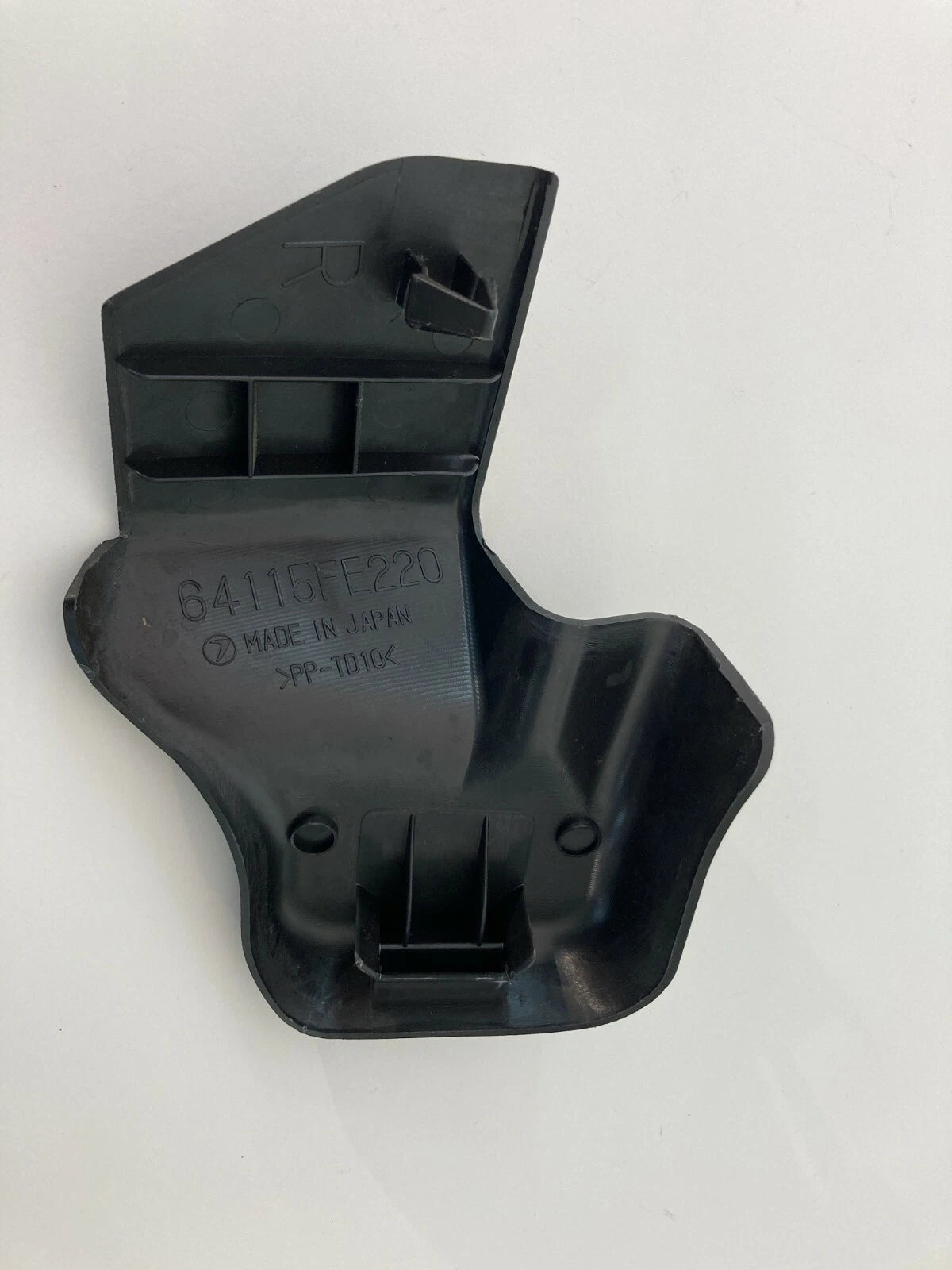 02-07 SUBARU IMPREZA OUTBACK RIGHT SIDE SEAT RAIL TRACK BOLT COVER 64115FE220