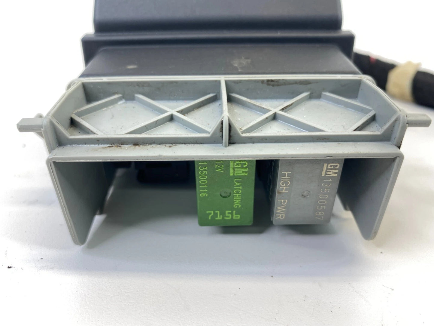 2010 2011 2012 CADILLAC SRX 3.0L V6 INTERIOR CABIN FUSE BOX BLOCK 13222786 OEM