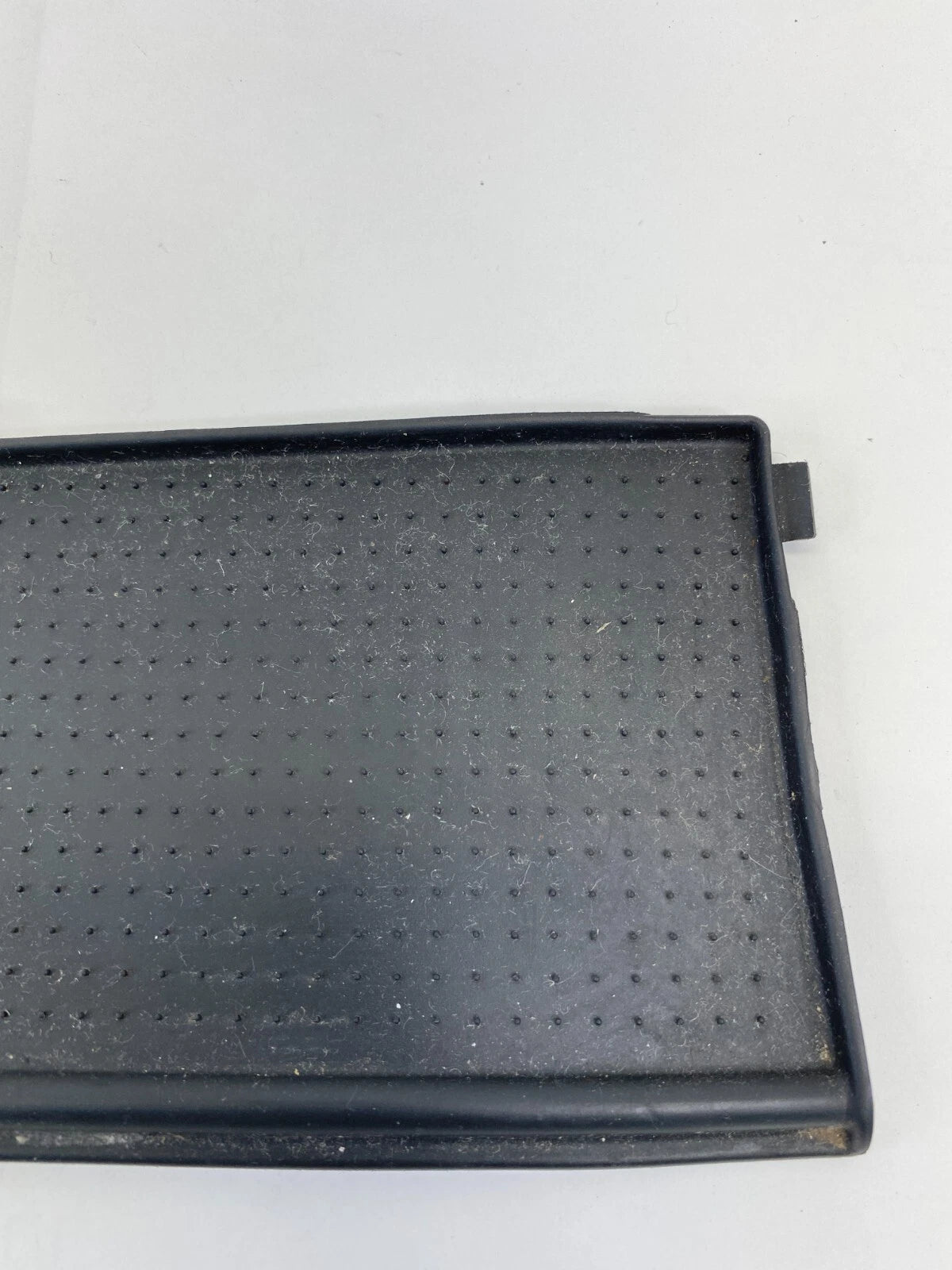 07-09 CHEVROLET EQUINOX FRONT DASH LOWER STORAGE COMPARTMENT RUBBER MAT 22675342