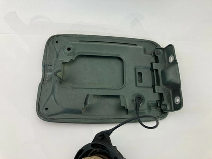 03 04 05 06 07 08 09 KIA SORENTO FUEL FILLER TANK DOOR GAS LID COVER ASSEMBLY