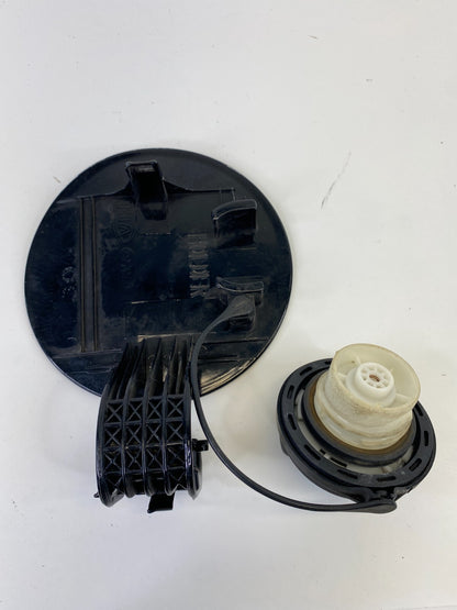 2011 12 13 14 2015 Kia Sorento Fuel Filler Door Gas Lid Cover w/ Cap OEM