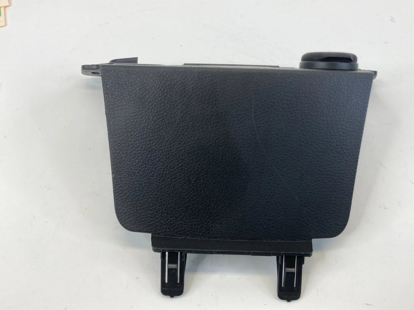 2017-2022 Chevrolet Trax Center Dash Aux USB Charger Port Adapter Panel 42539682