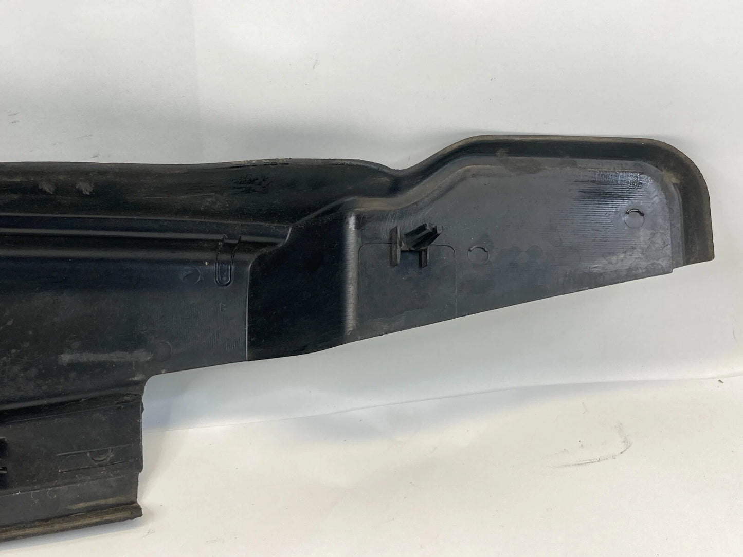 2011-2019 FORD EXPLORER FRONT LEFT FENDER UPPER LEDGE TRIM LEDGE COVER BRACKET