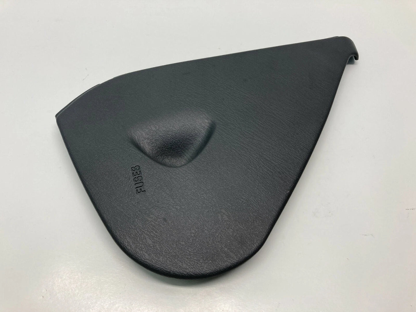 1999-2005 PONTIAC GRAND AM DASH RIGHT PASSENGER SIDE FUSE ACCESS COVER 22618850