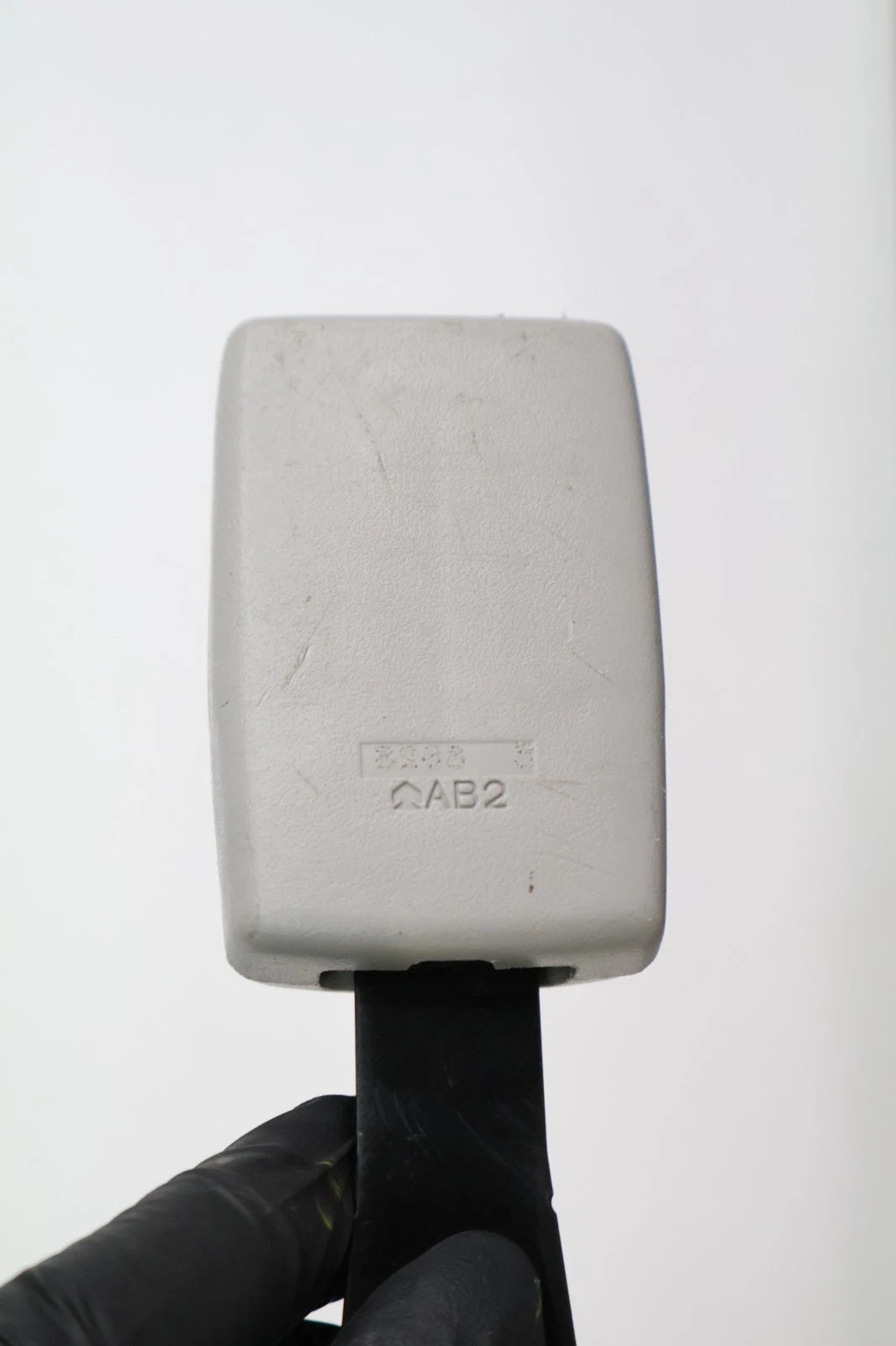 2011-2014 TOYOTA SIENNA SEAT BELT BUCKLE END ASSEMBLY OEM FACTORY