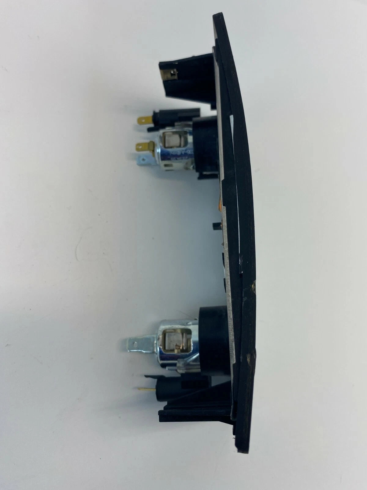 04 05 BMW 545I 04-07 525I REAR CENTER CONSOLE POWER OUTLET CIGARETTE LIGHTER OEM