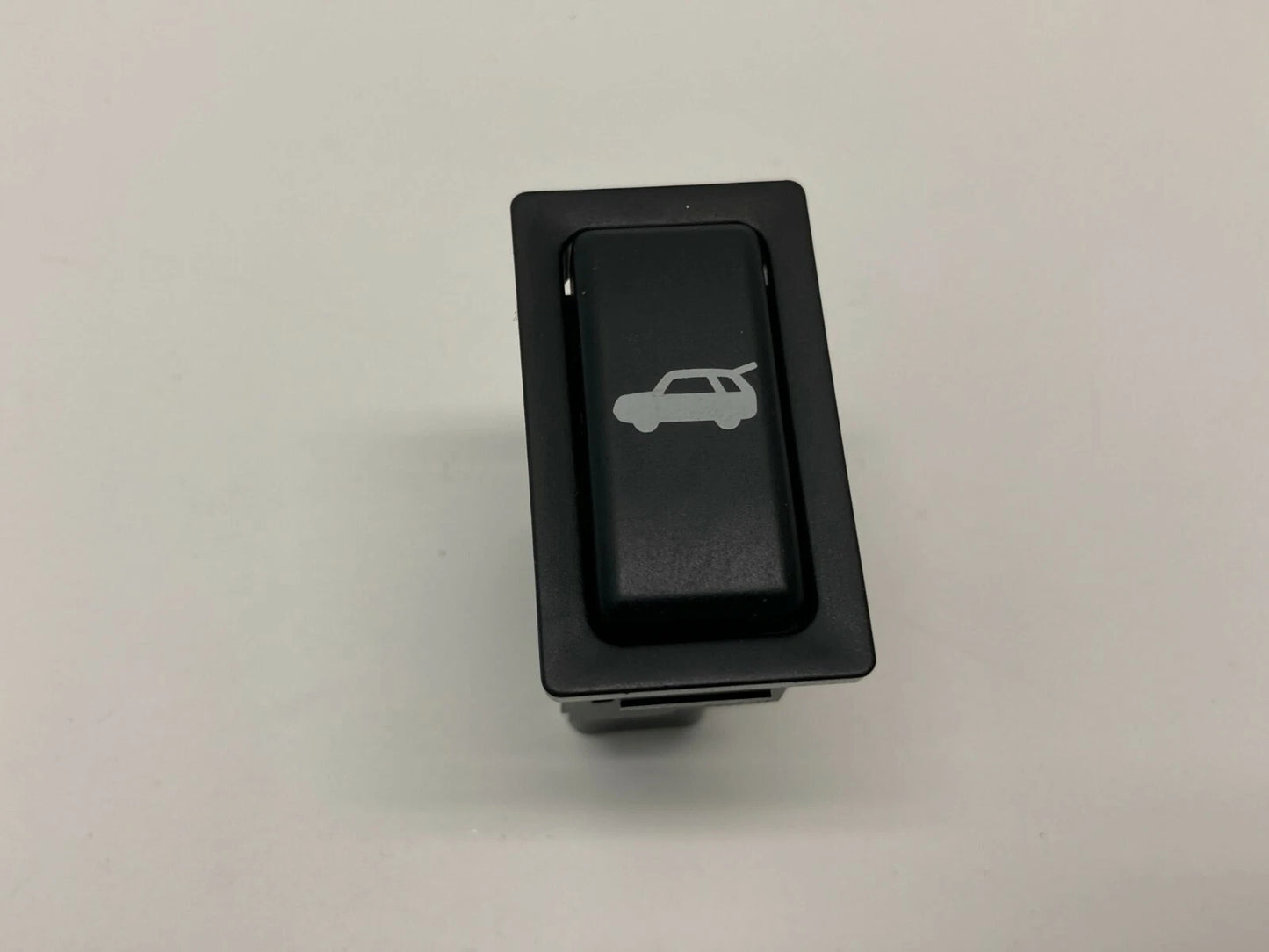 03 04 05 06 07 08 PONTIAC VIBE TRUNK RELEASE OPENER CONTROL SWITCH BUTTON 153693