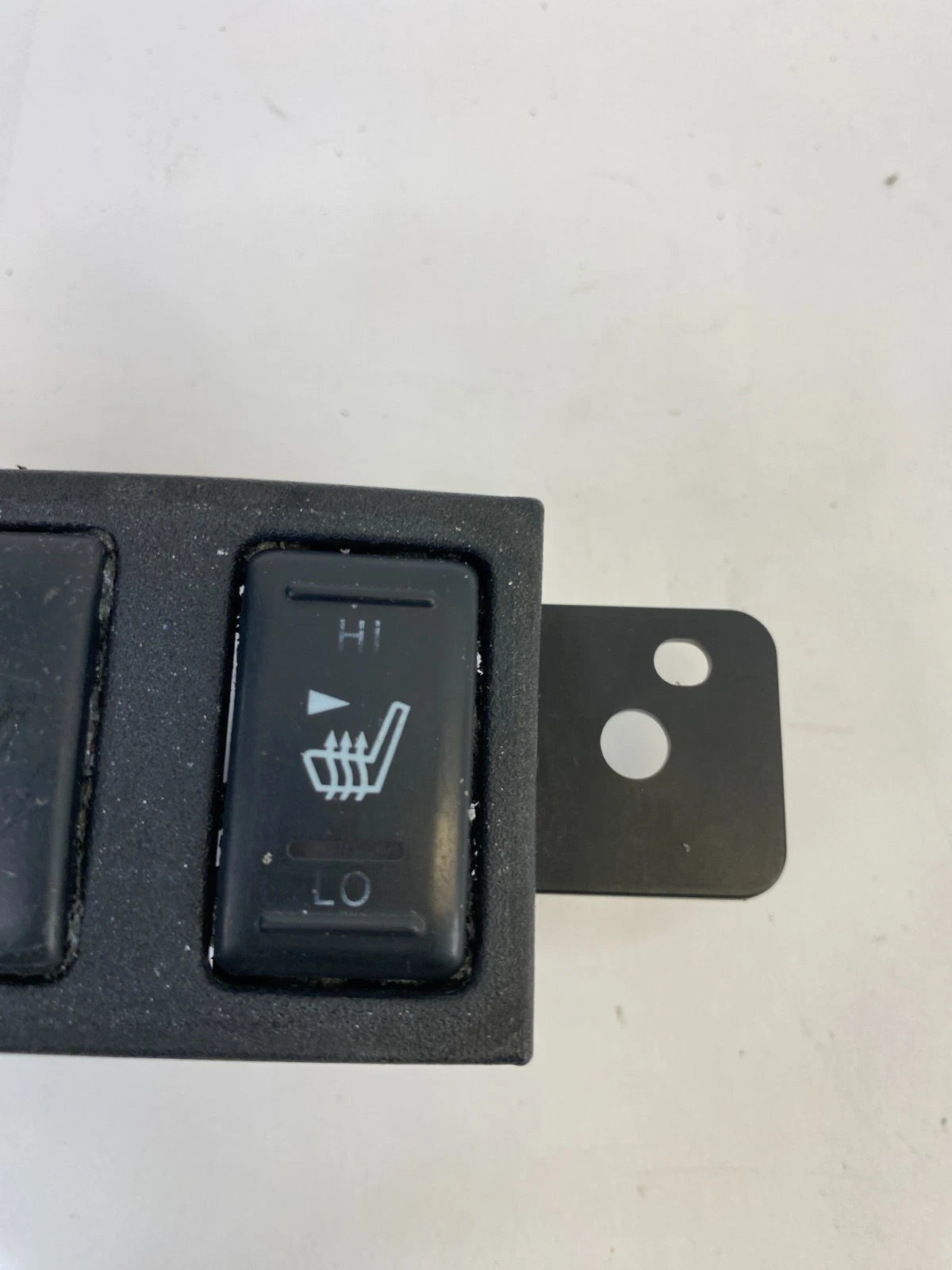 2003-2007 INFINITI G35 SEDAN LEFT & RIGHT HEATED SEAT SWITCHES PAIR SET W/ TRIM