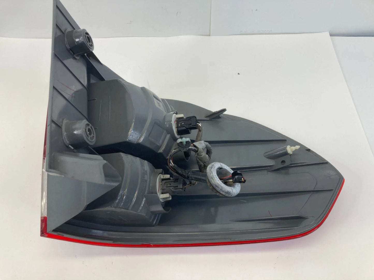 2005-2007 HONDA ODYSSEY RIGHT PASSENGER TAIL LIGHT OUTER TAIL LAMP TAILLIGHT OEM
