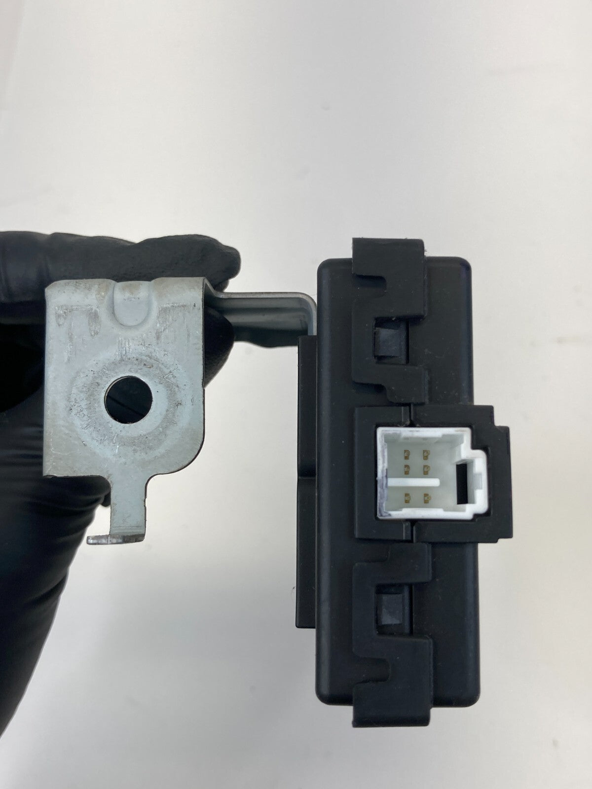 2014-2016 Kia Soul Tire Pressure Monitor Sensor TPMS Control Module 95800-B2000