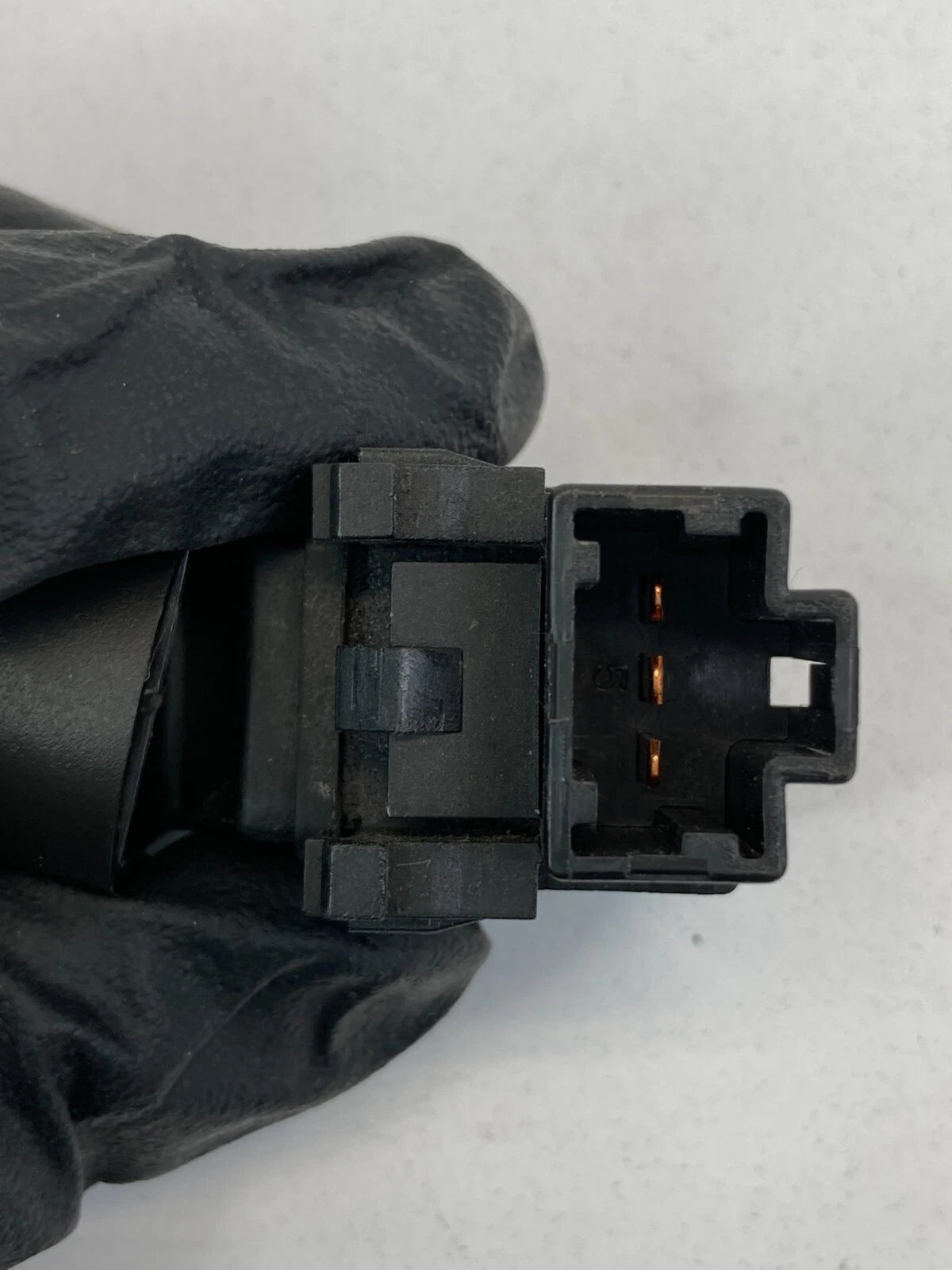 2006-2009 PONTIAC TORRENT FRONT RIGHT PASSENGER SIDE DOOR LOCK CONTROL SWITCH