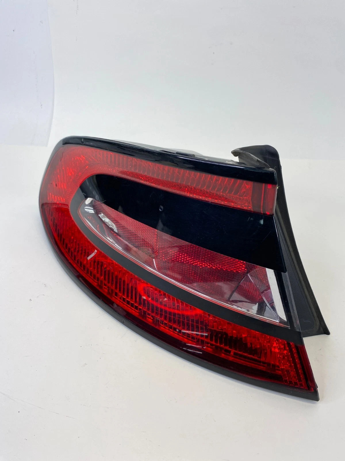 2013-2016 DODGE DART LEFT DRIVER SIDE OUTER TAILLIGHT TAIL LIGHT 68081395AE