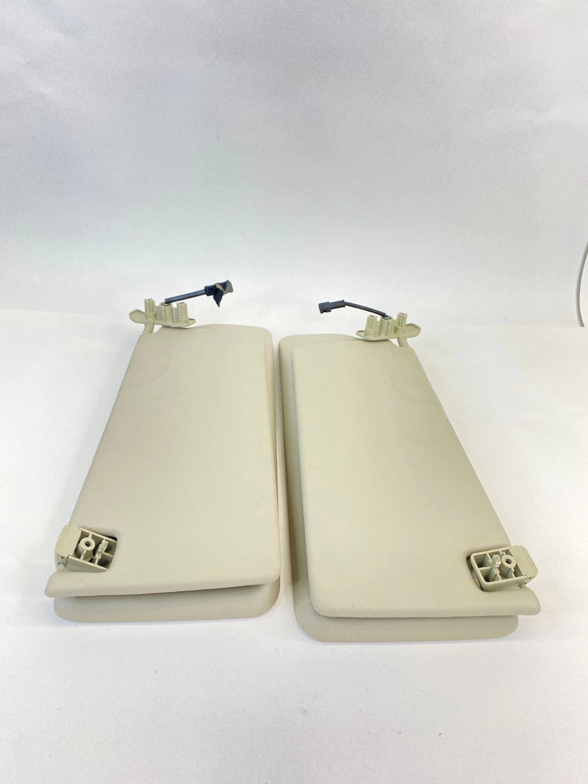 2006-2009 SAAB 9-5 WAGON SUNVISOR LEFT RIGHT SUN VISOR SHADE SET ASSEMBLY OEM