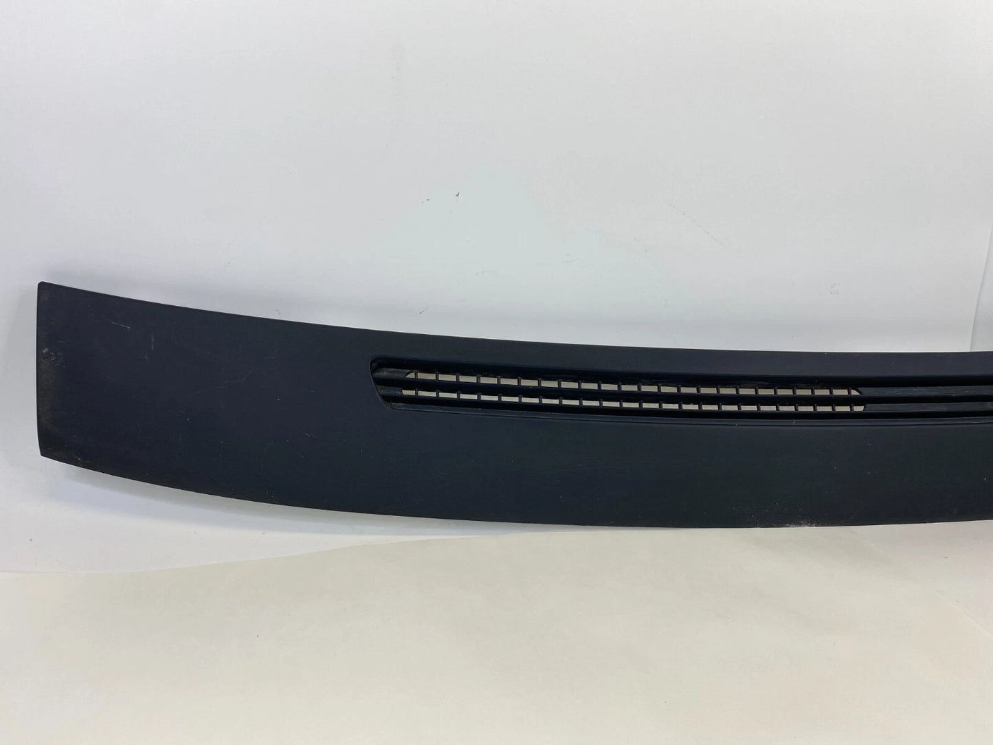 2003-2005 FORD CROWN VICTORIA FRONT DASH WINDSHIELD DEFROSTER GRILLE COVER PANEL