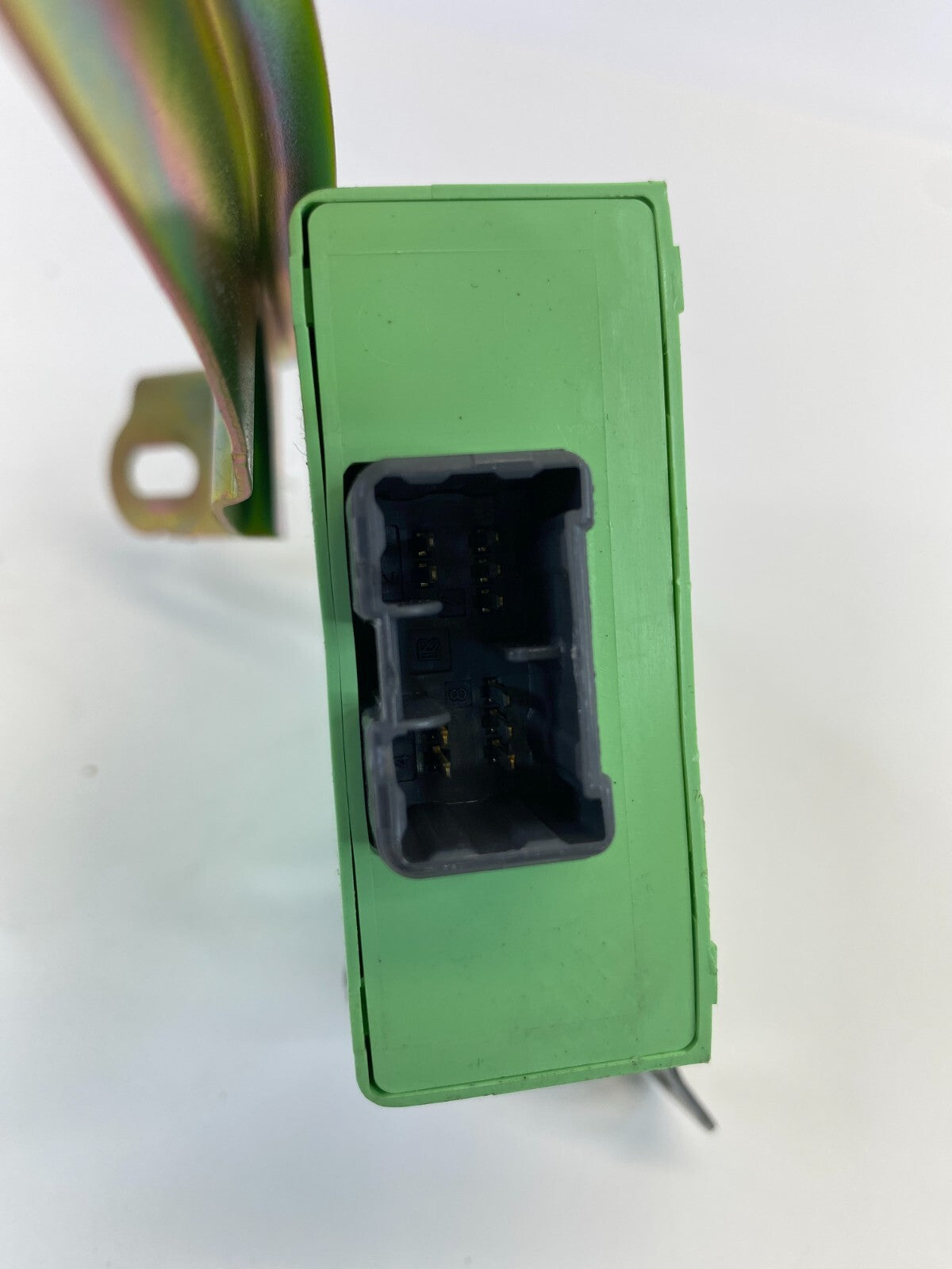 1998-2005 Lexus GS300 Relay Running Light Control Module 82642-33020 OEM