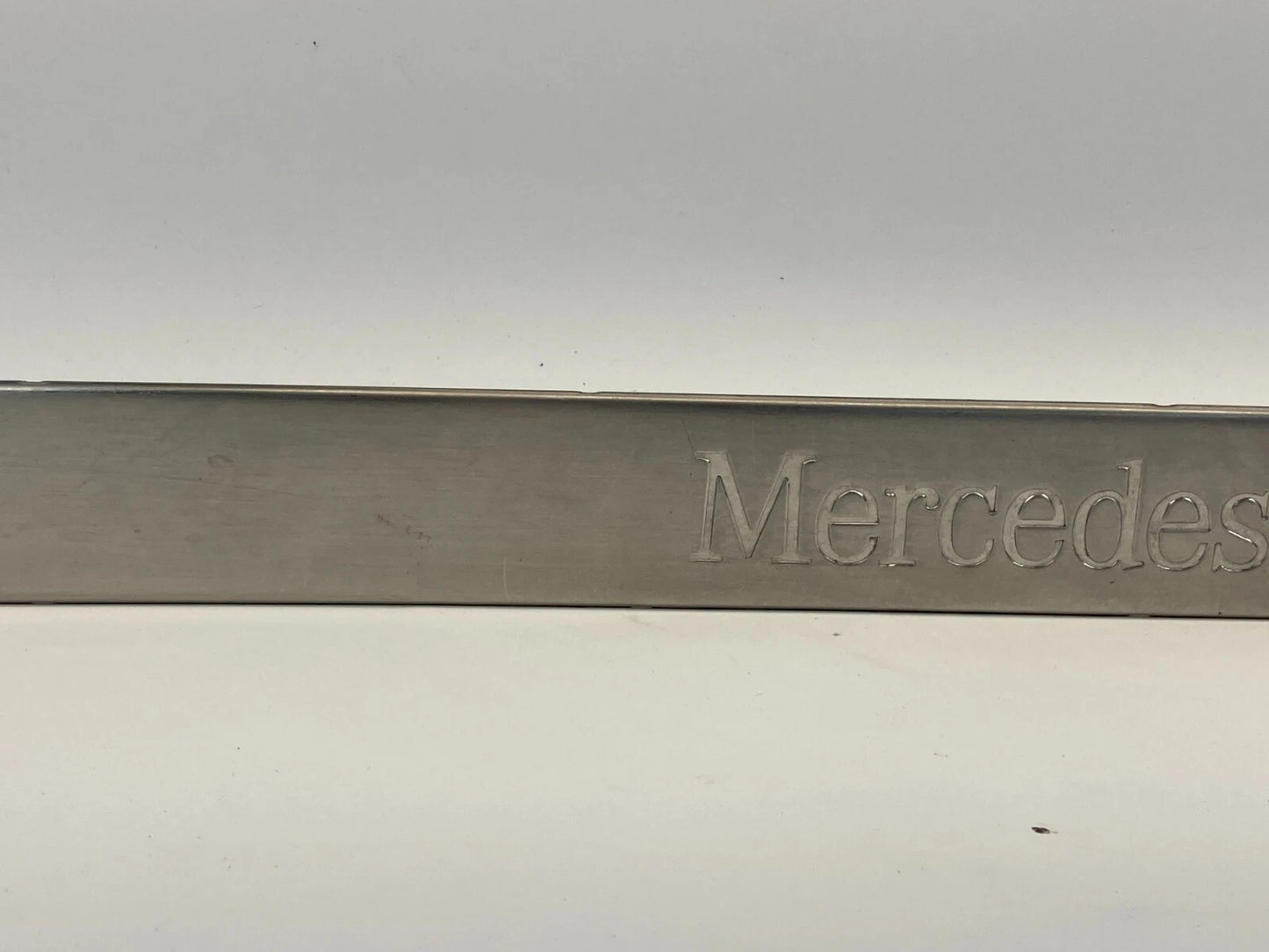 2002 2003 MERCEDES-BENZ ML 320 FRONT RIGHT DOOR SCUFF SILL TRIM PLATE OEM