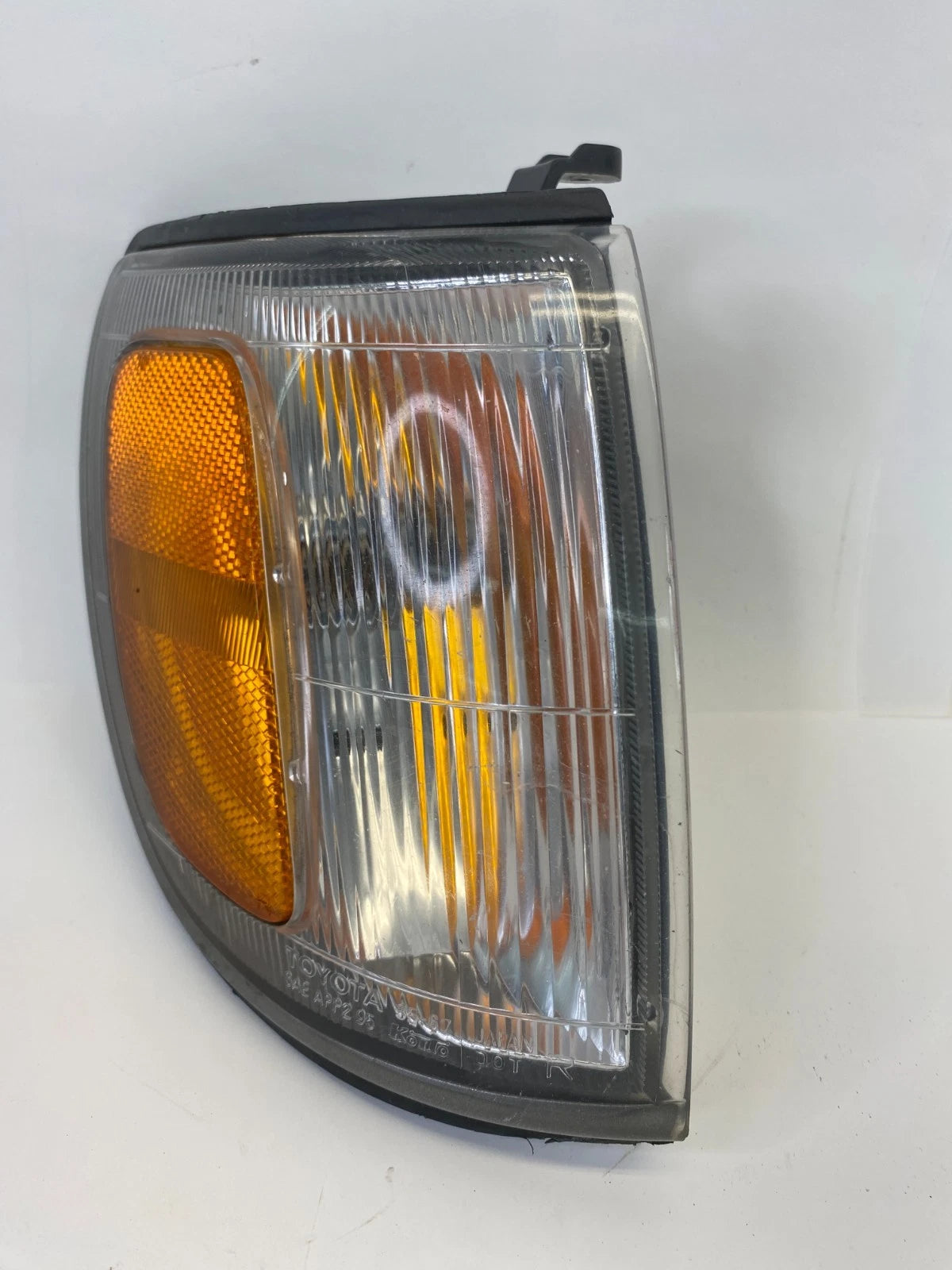 1997 1998 TOYOTA 4RUNNER FRONT RIGHT SIDE PARK SIGNAL MARKET LIGHT OEM