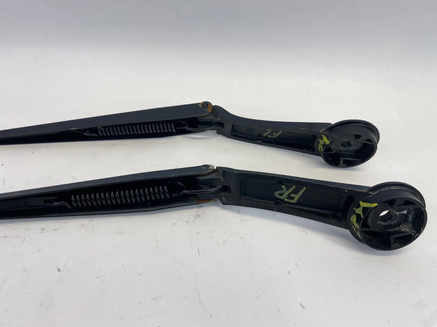 2012-2018 FORD FOCUS FRONT LEFT & RIGHT WINDSHIELD WIPER ARMS PAIR SET OEM