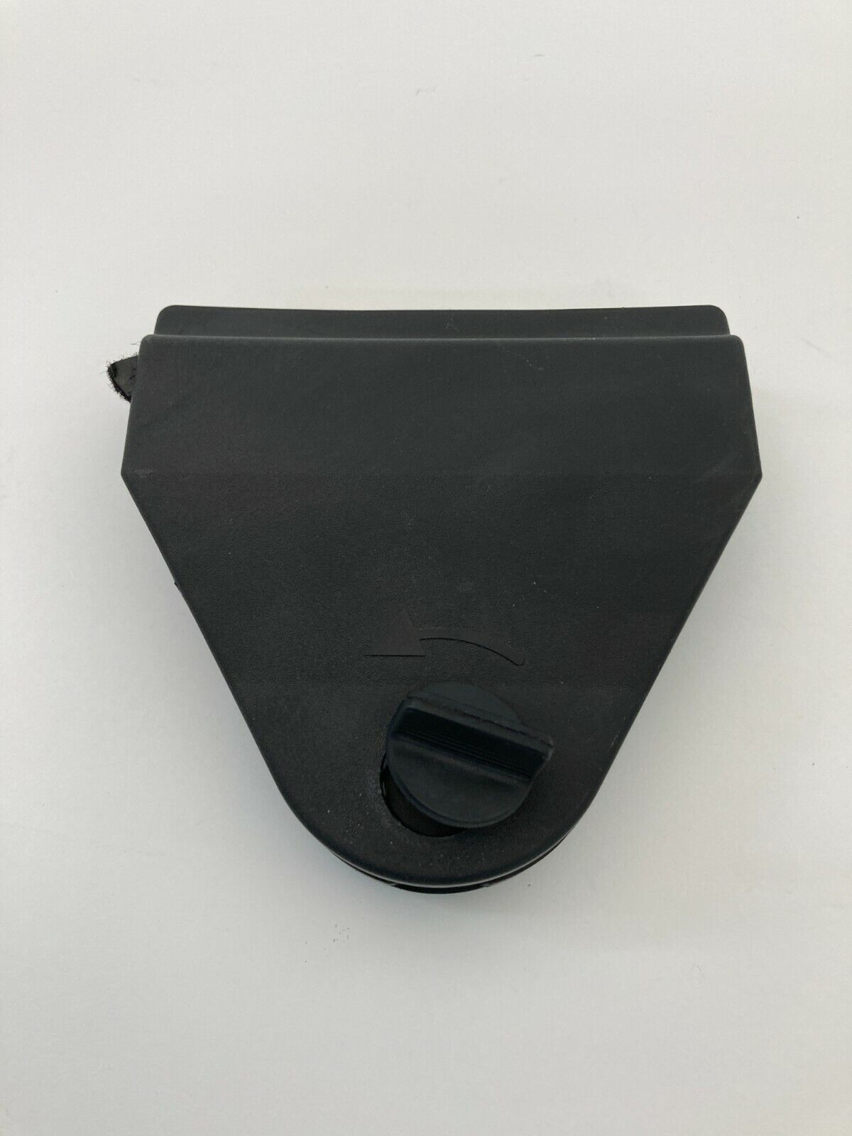 1999-2002 Audi A4 98-04 Audi A6 Rear Trunk Warning Road Hazard Triangle Holder